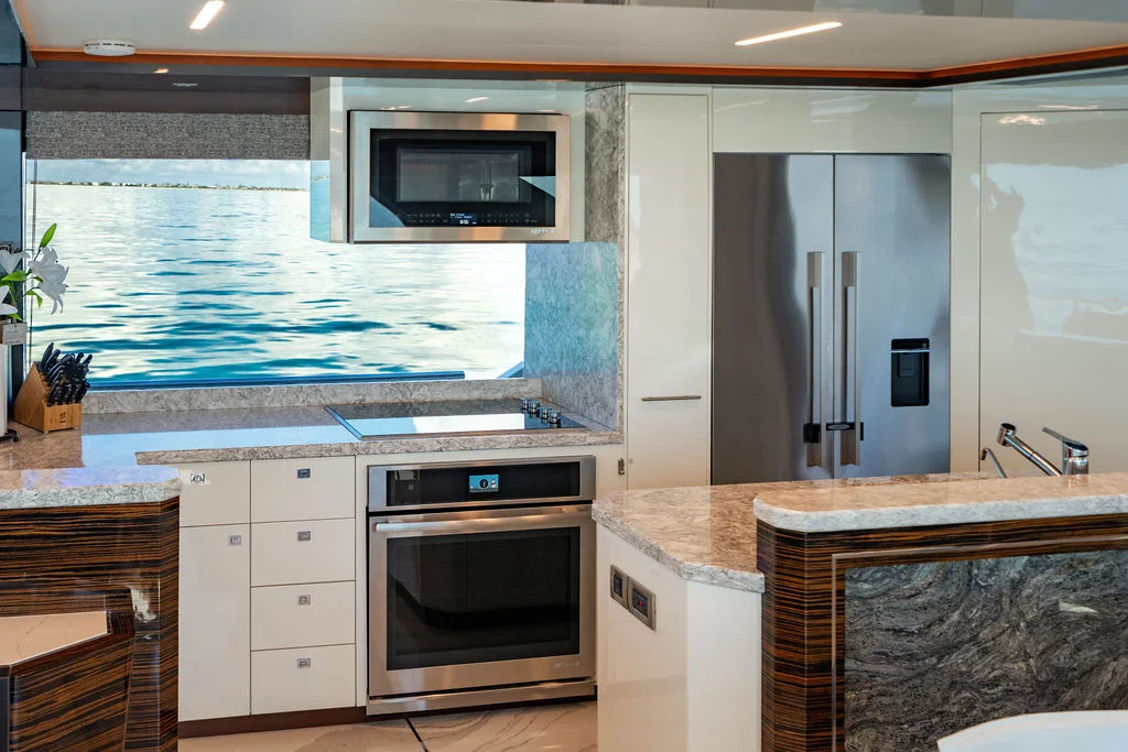 2020 Ocean Alexander 84 R Image Thumbnail #15