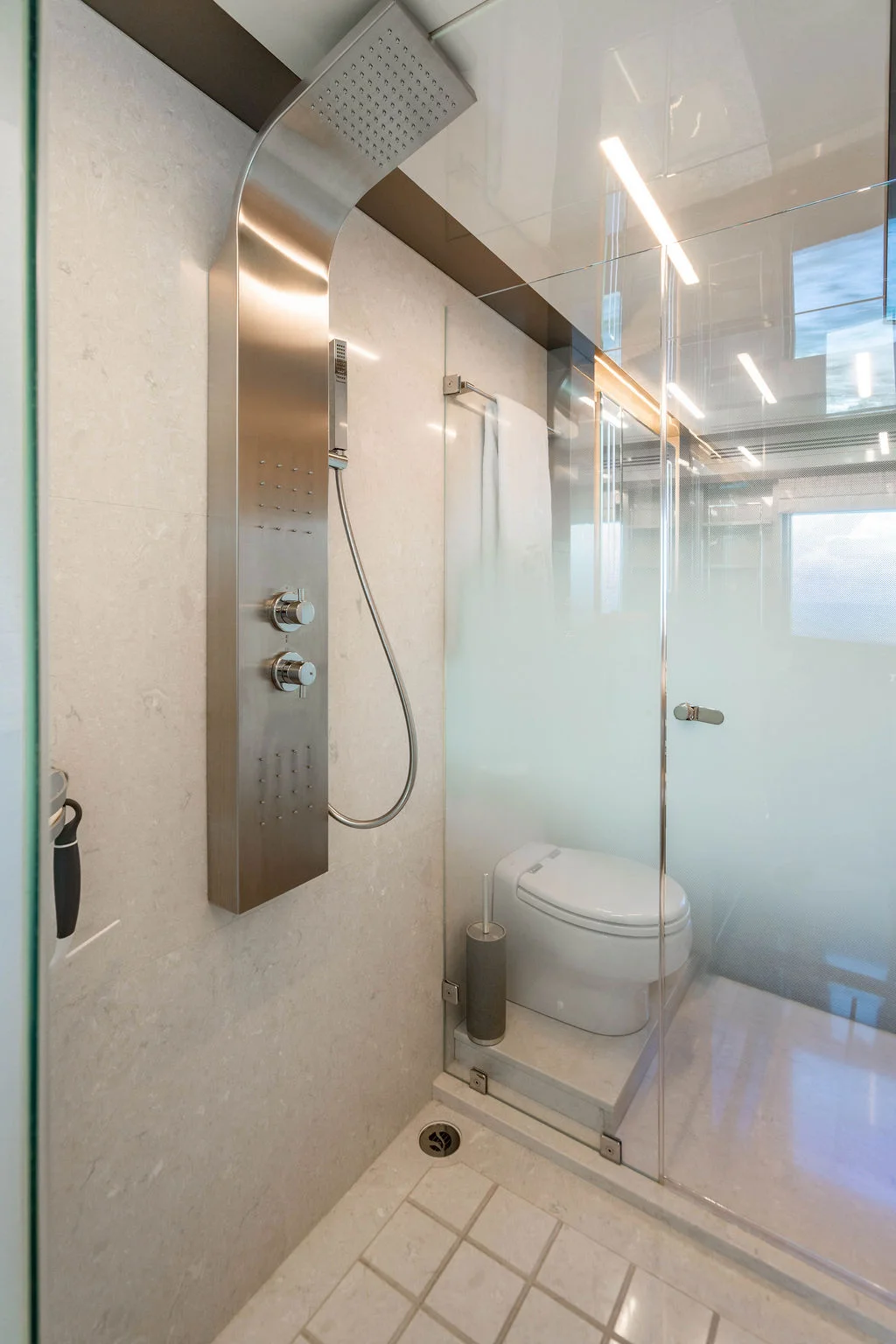 2020 Ocean Alexander 84 R Image Thumbnail #27