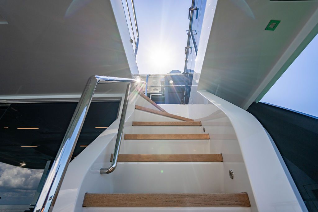 2020 Ocean Alexander 84 R Image Thumbnail #55