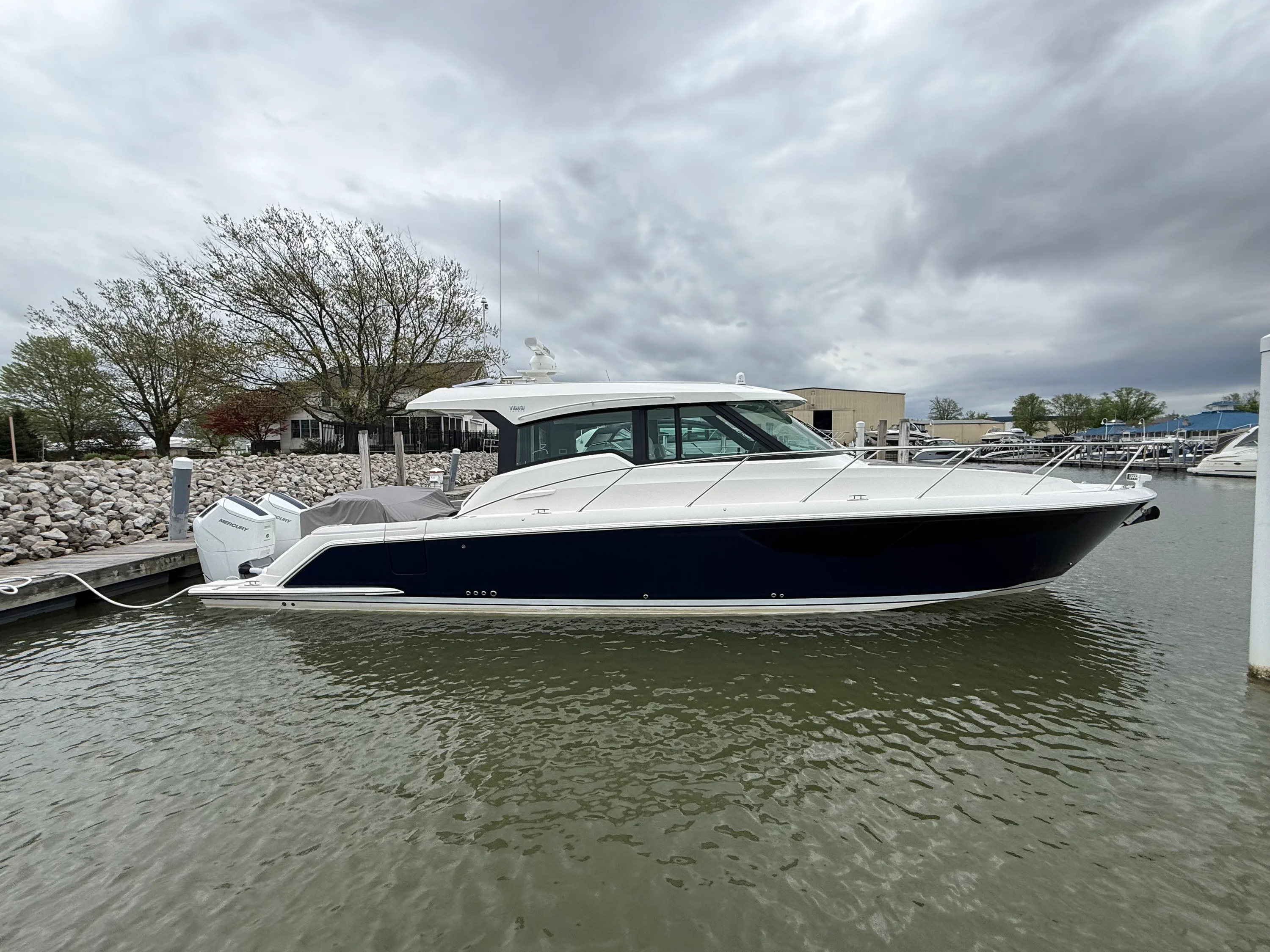 2026 Tiara Yachts 43 LE Image Thumbnail #0