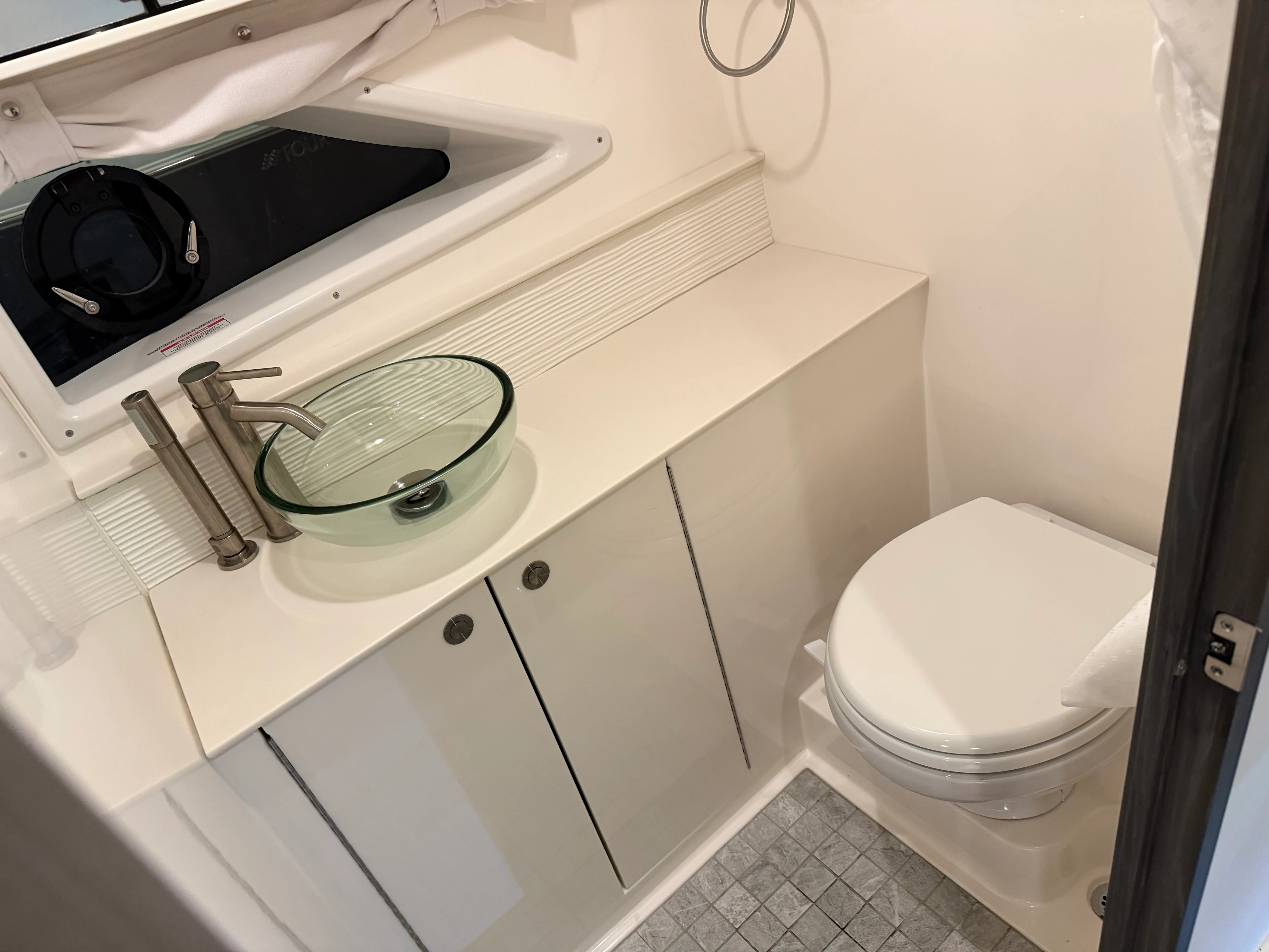 2023 Sea Ray 320 SUNDANCER OB Image Thumbnail #30