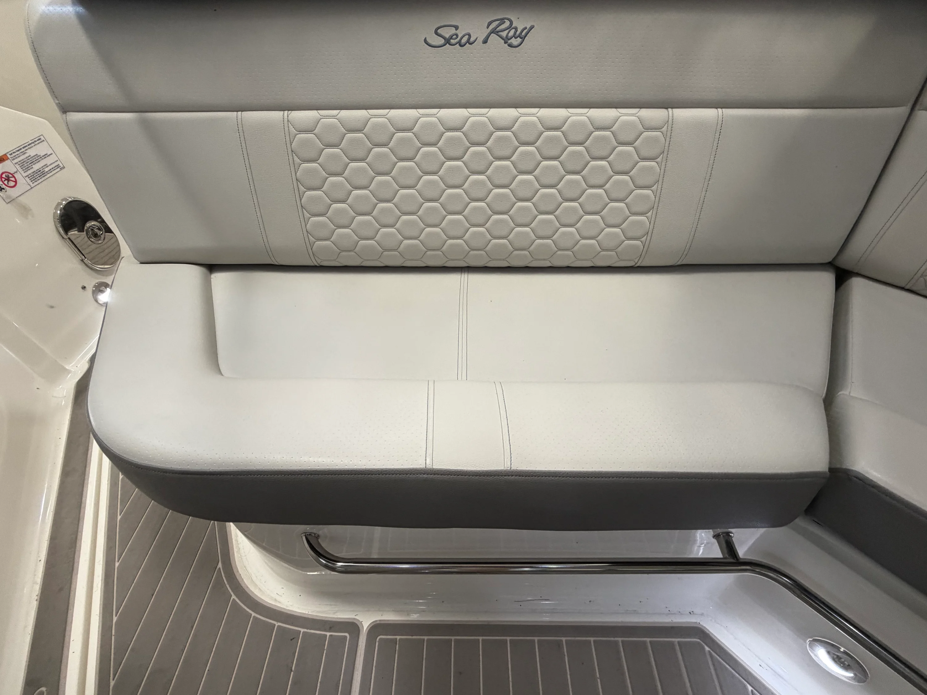 2023 Sea Ray 320 SUNDANCER OB Image Thumbnail #16