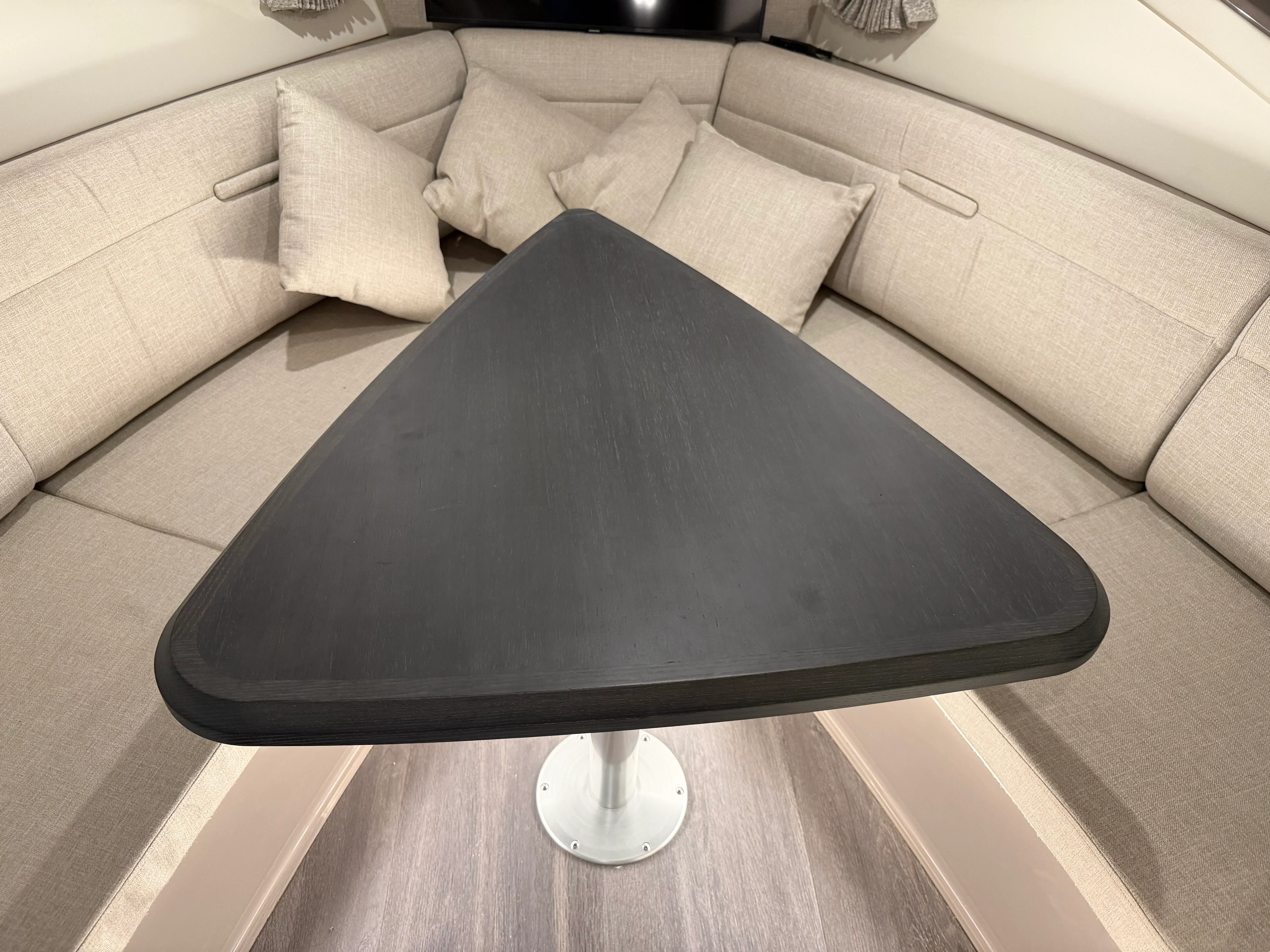 2023 Sea Ray 320 SUNDANCER OB Image Thumbnail #26