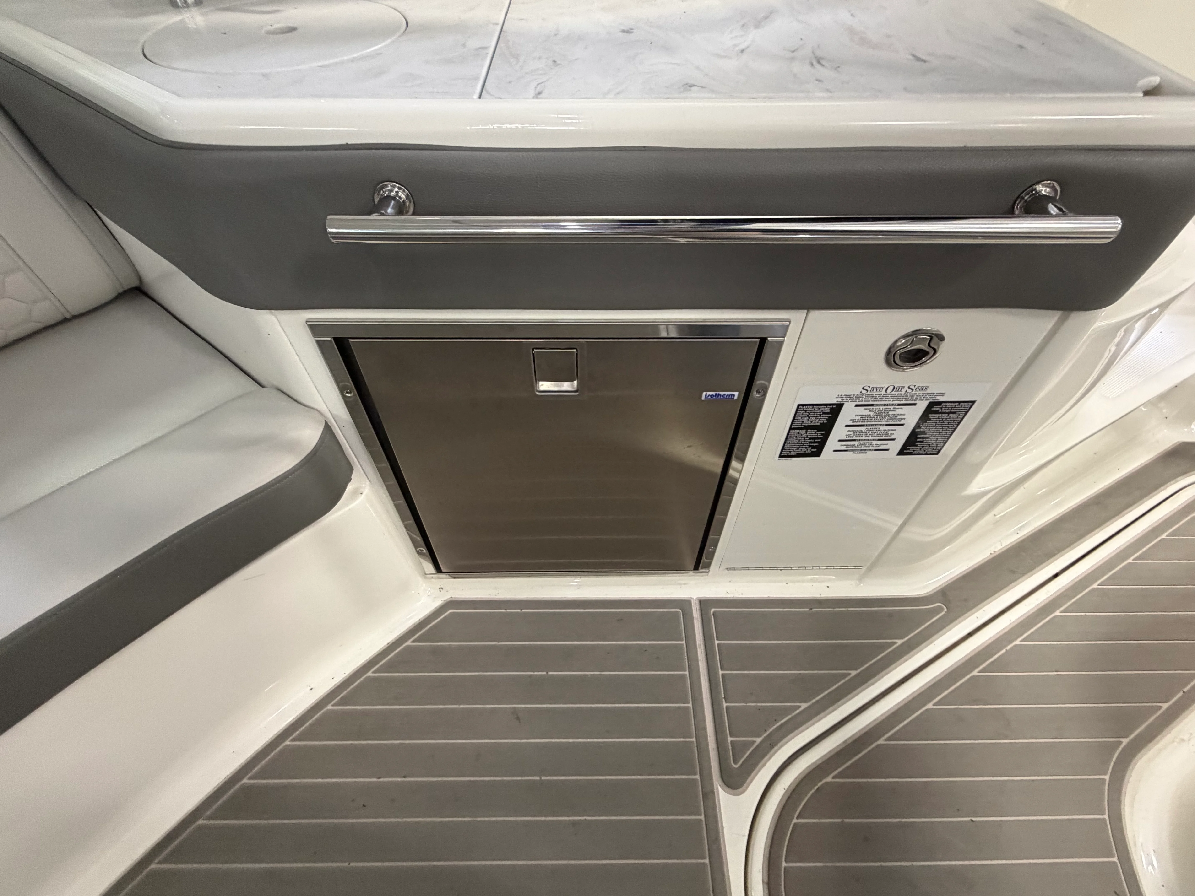 2023 Sea Ray 320 SUNDANCER OB Image Thumbnail #21