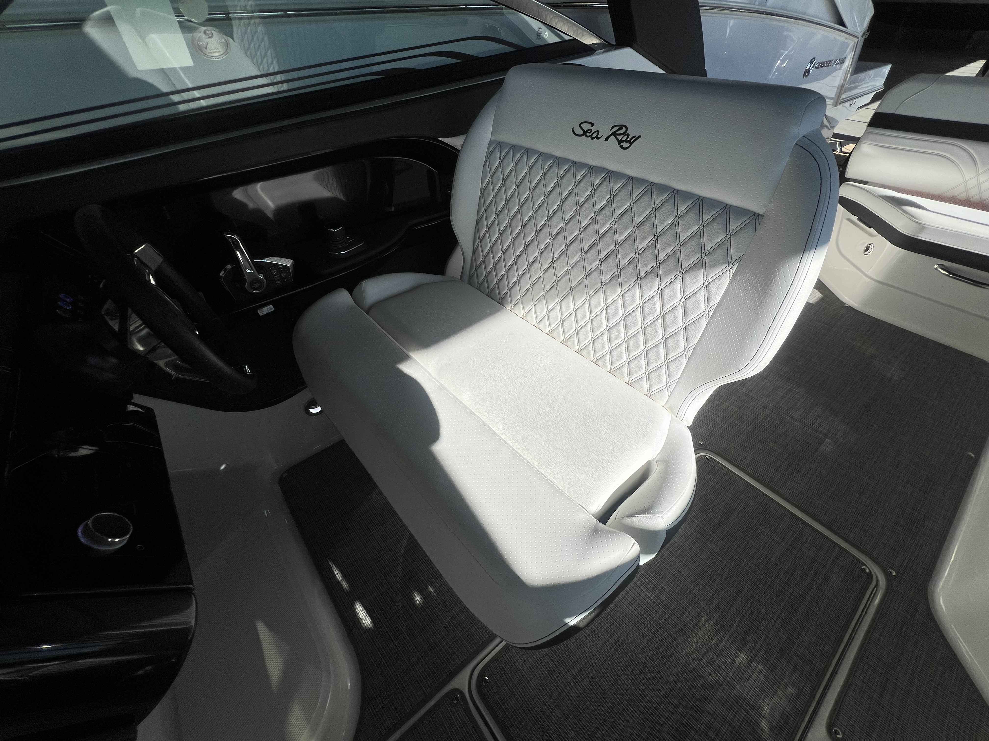 2024 Sea Ray 280 SLX OB Image Thumbnail #10