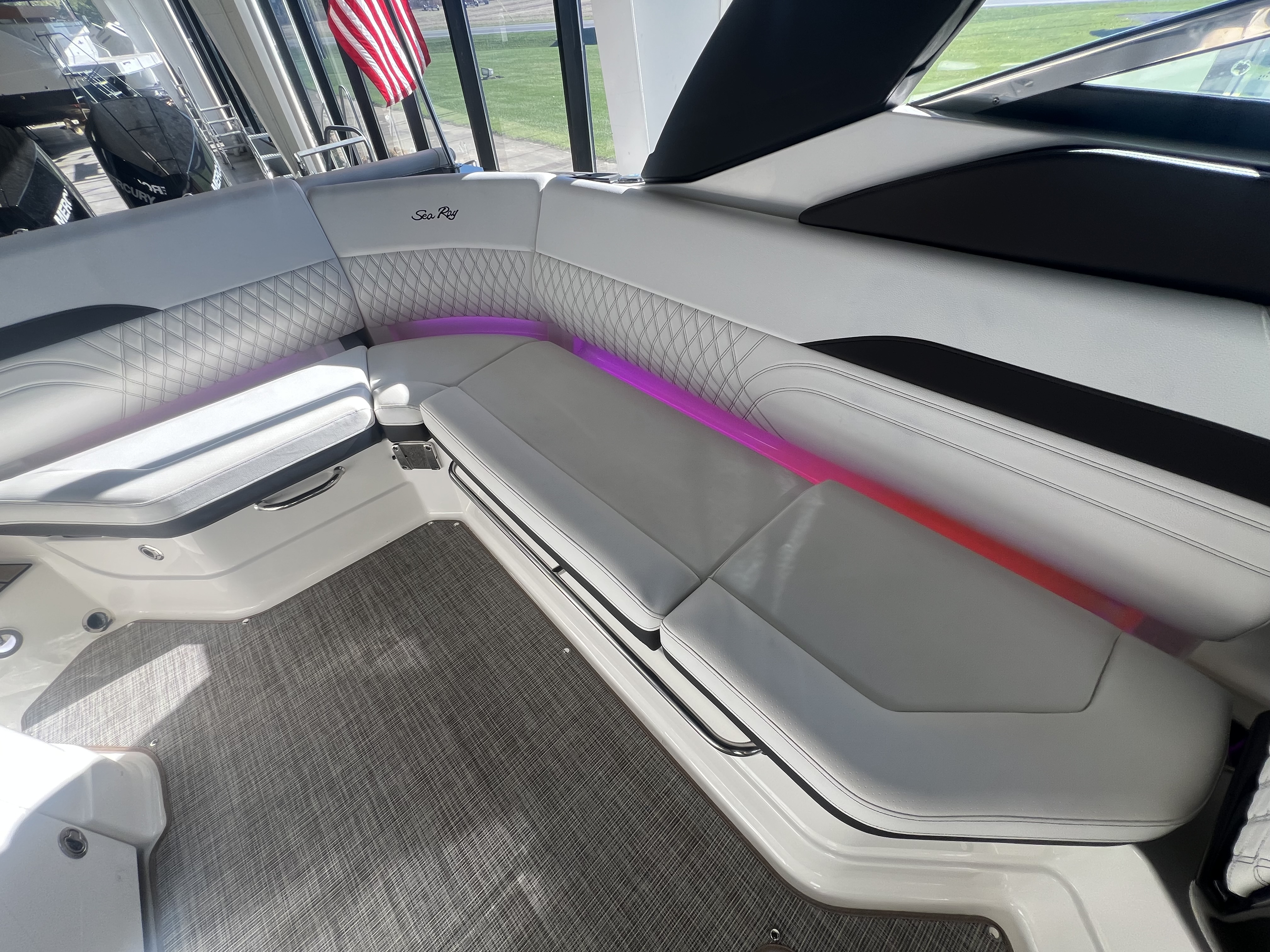 2024 Sea Ray 280 SLX OB Image Thumbnail #7