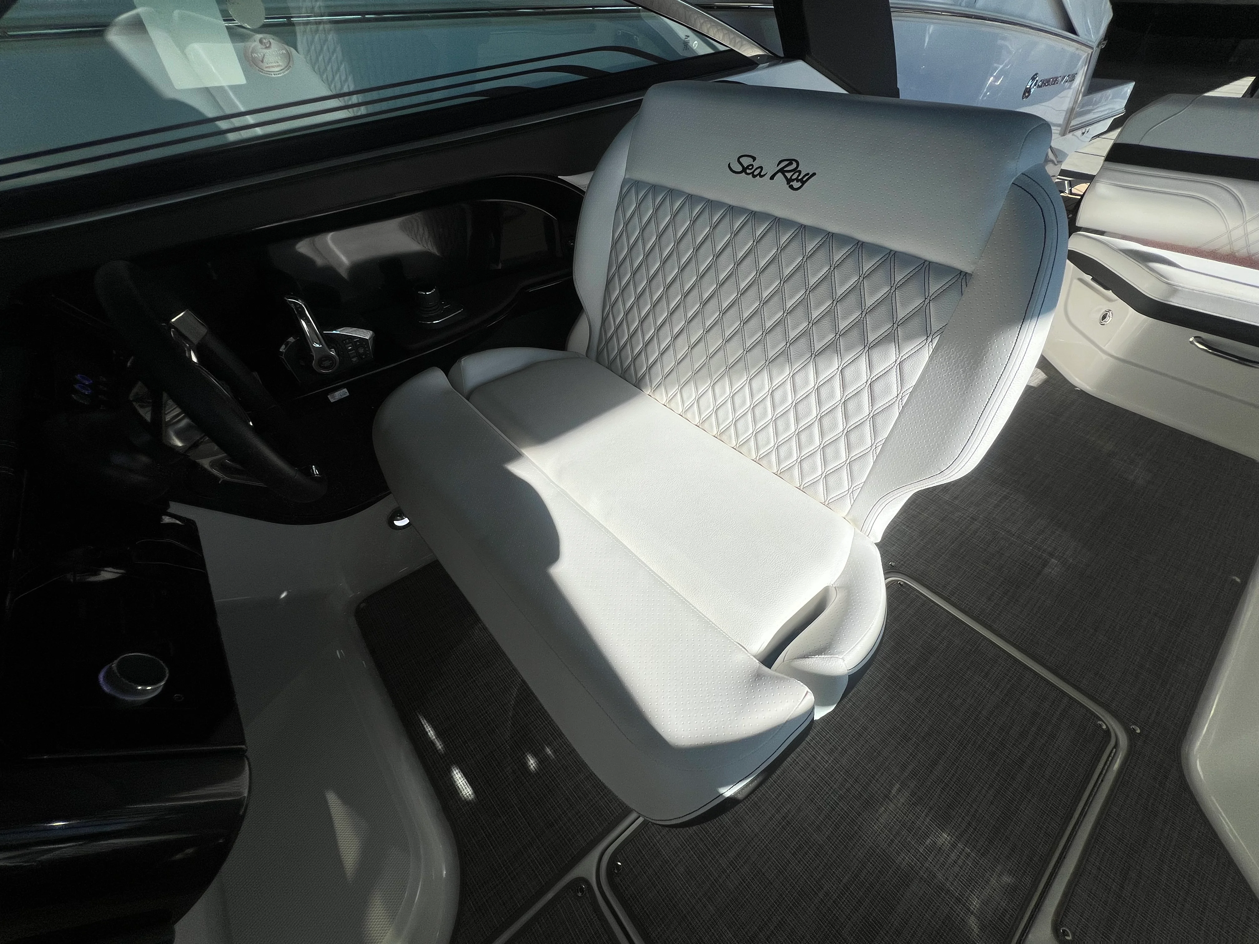 2024 Sea Ray 280 SLX OB Image Thumbnail #10