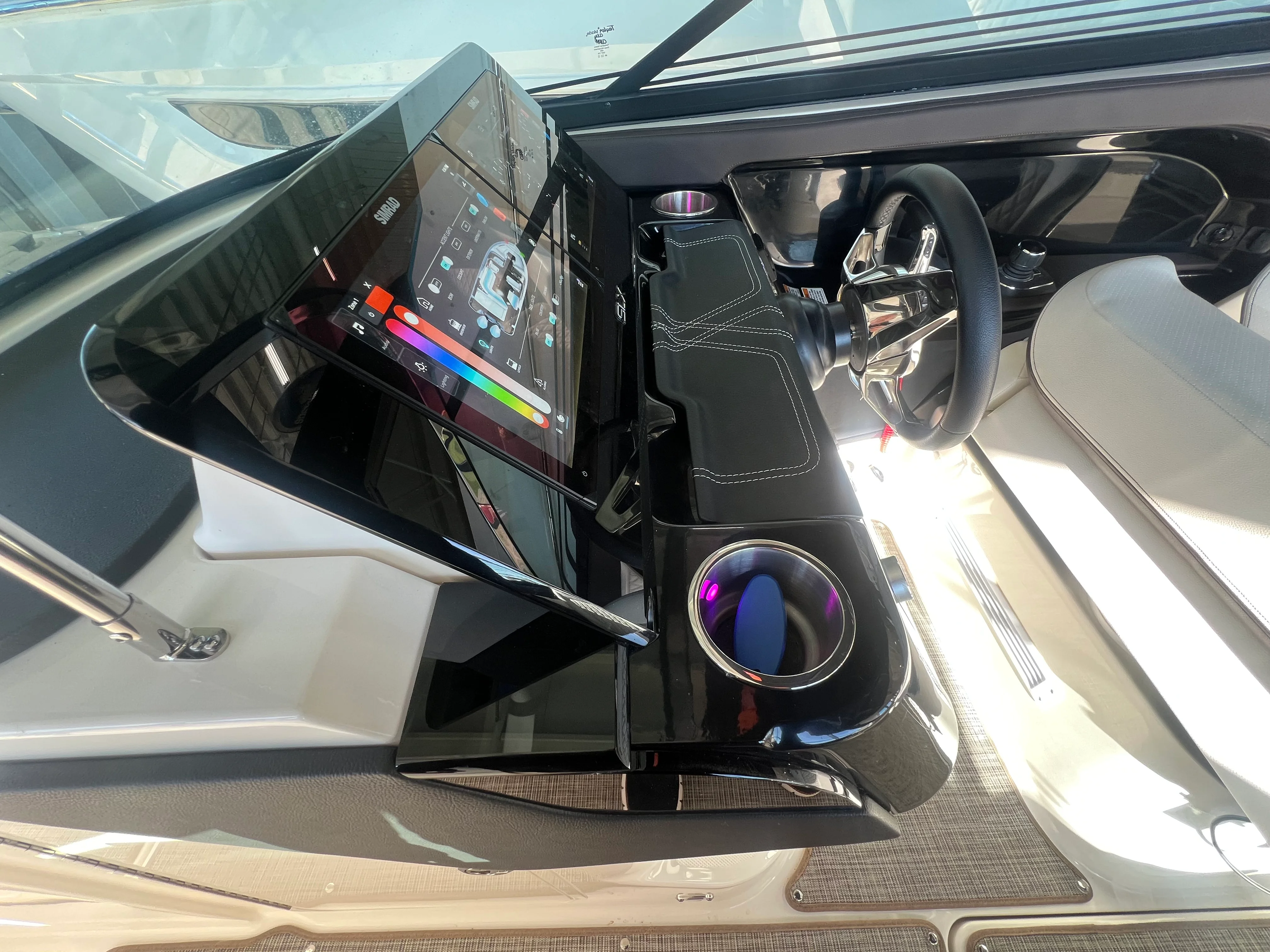 2024 Sea Ray 280 SLX OB Image Thumbnail #19