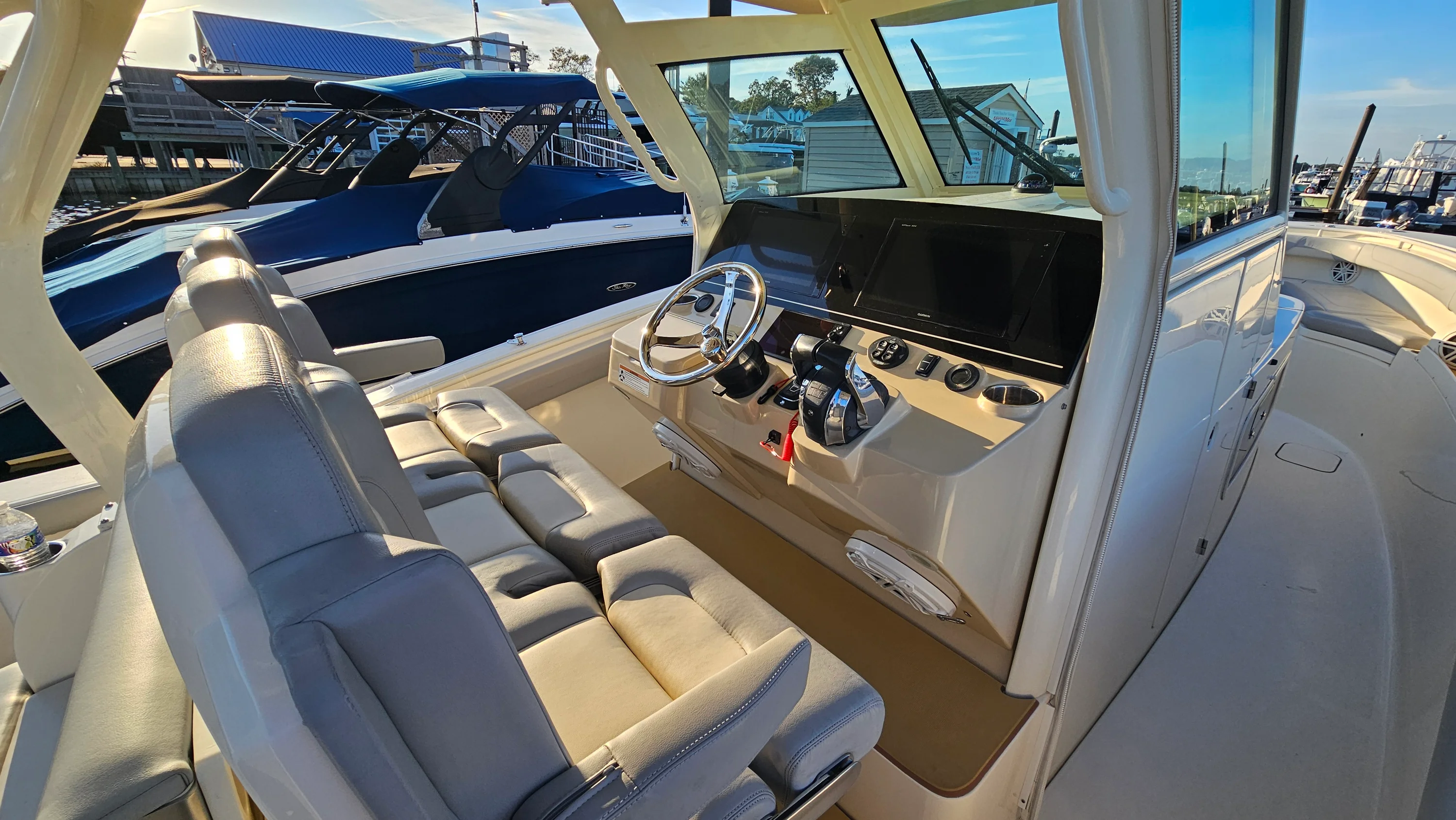 2019 Scout 355 LXF Image Thumbnail #35