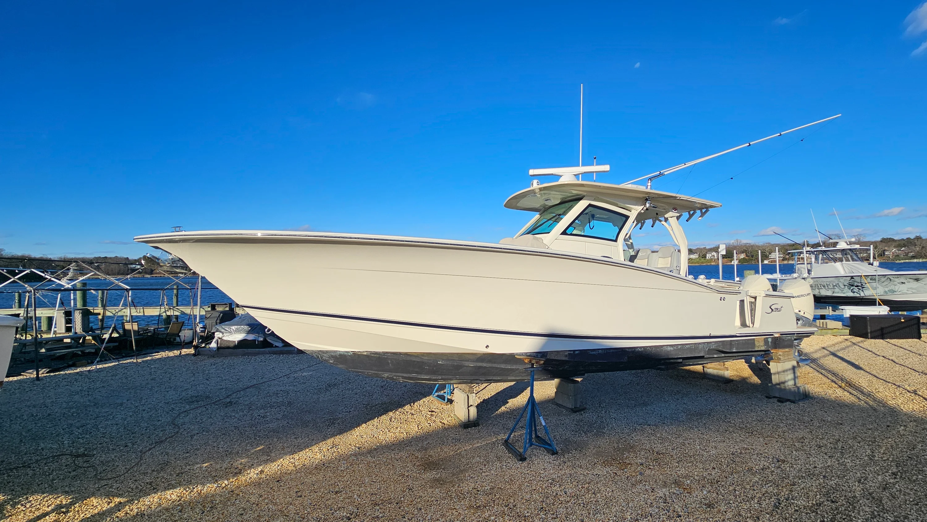 2019 Scout 355 LXF Image Thumbnail #2