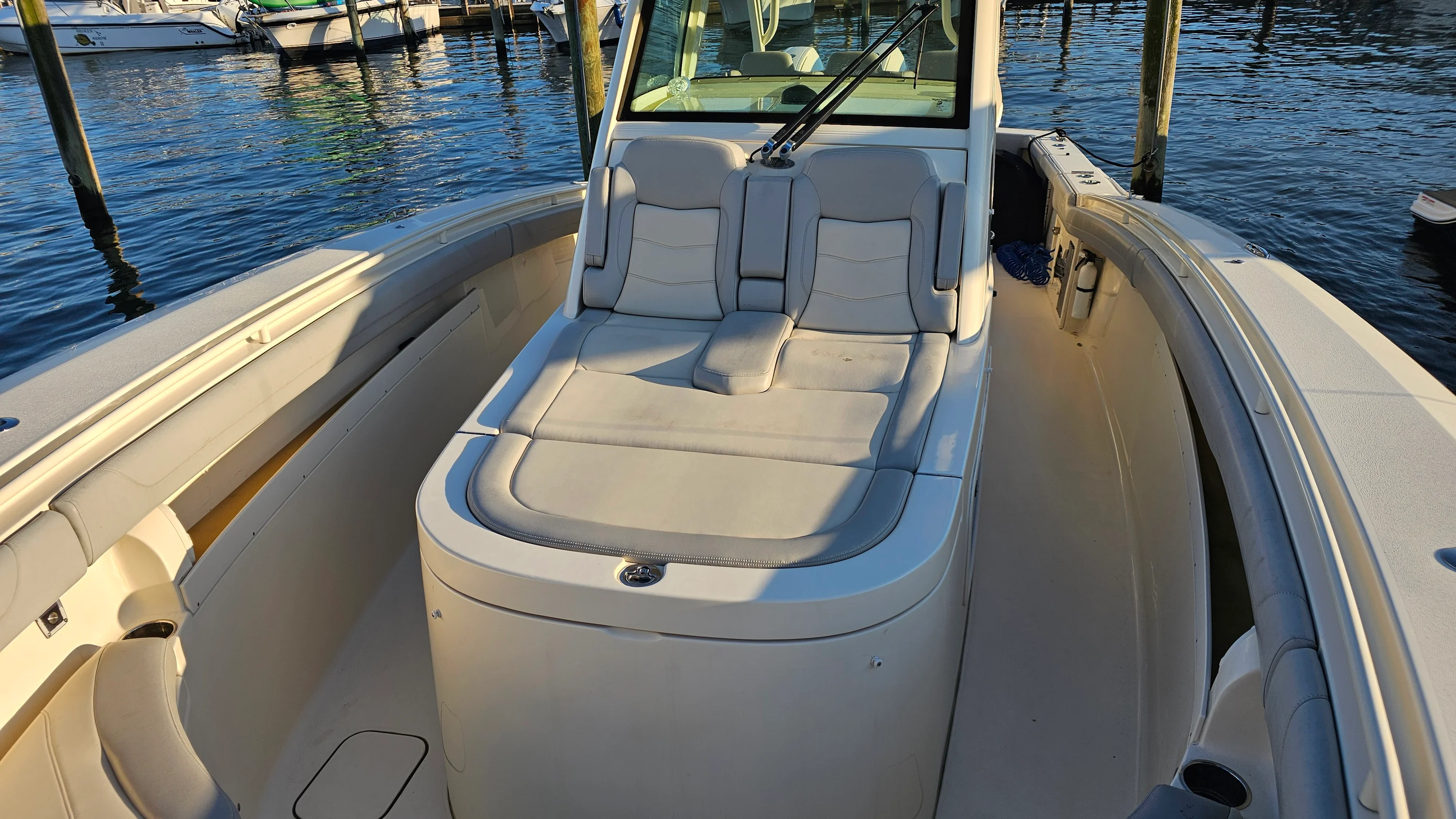 2019 Scout 355 LXF Image Thumbnail #37