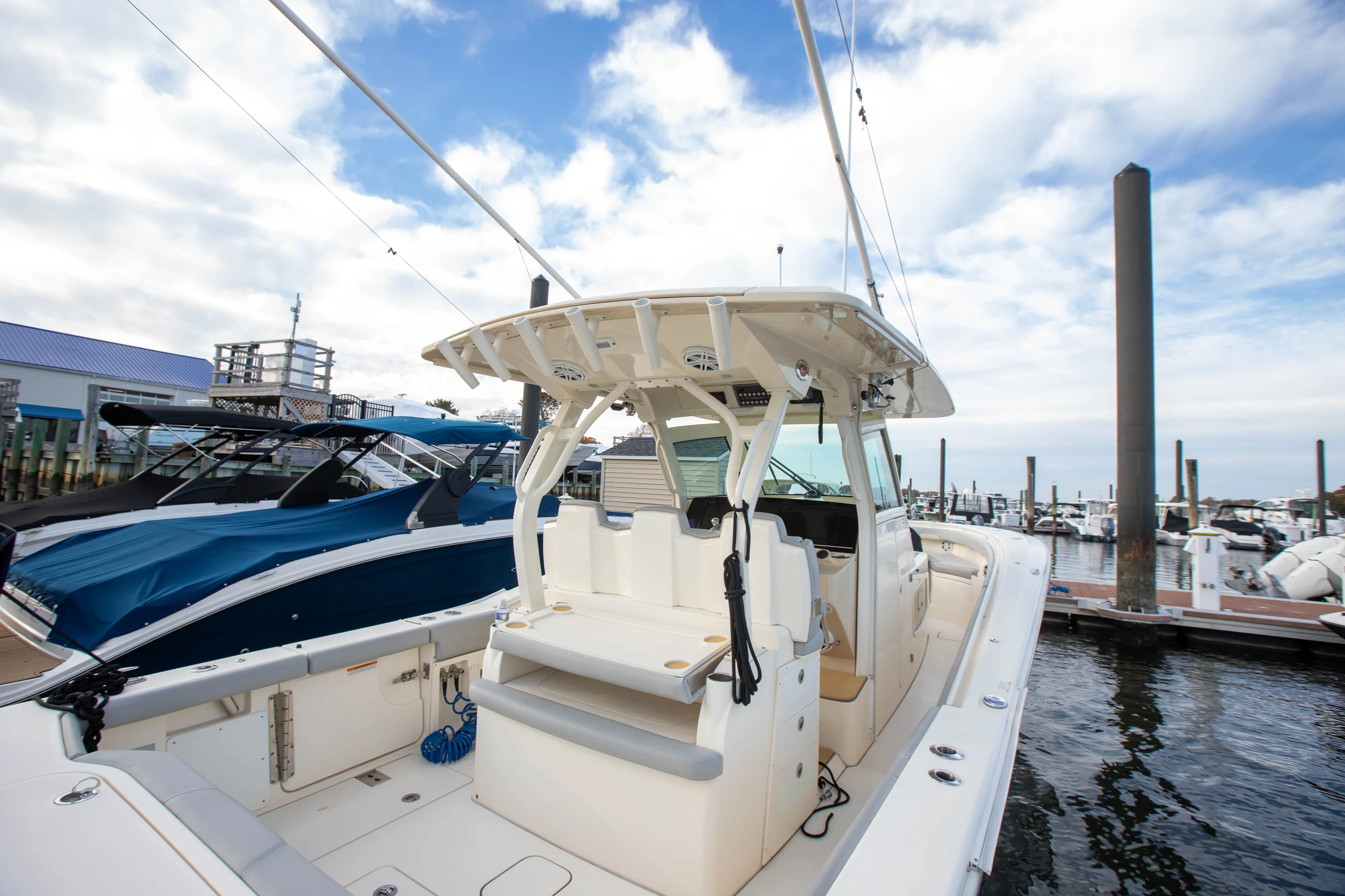 2019 Scout 355 LXF Image Thumbnail #17