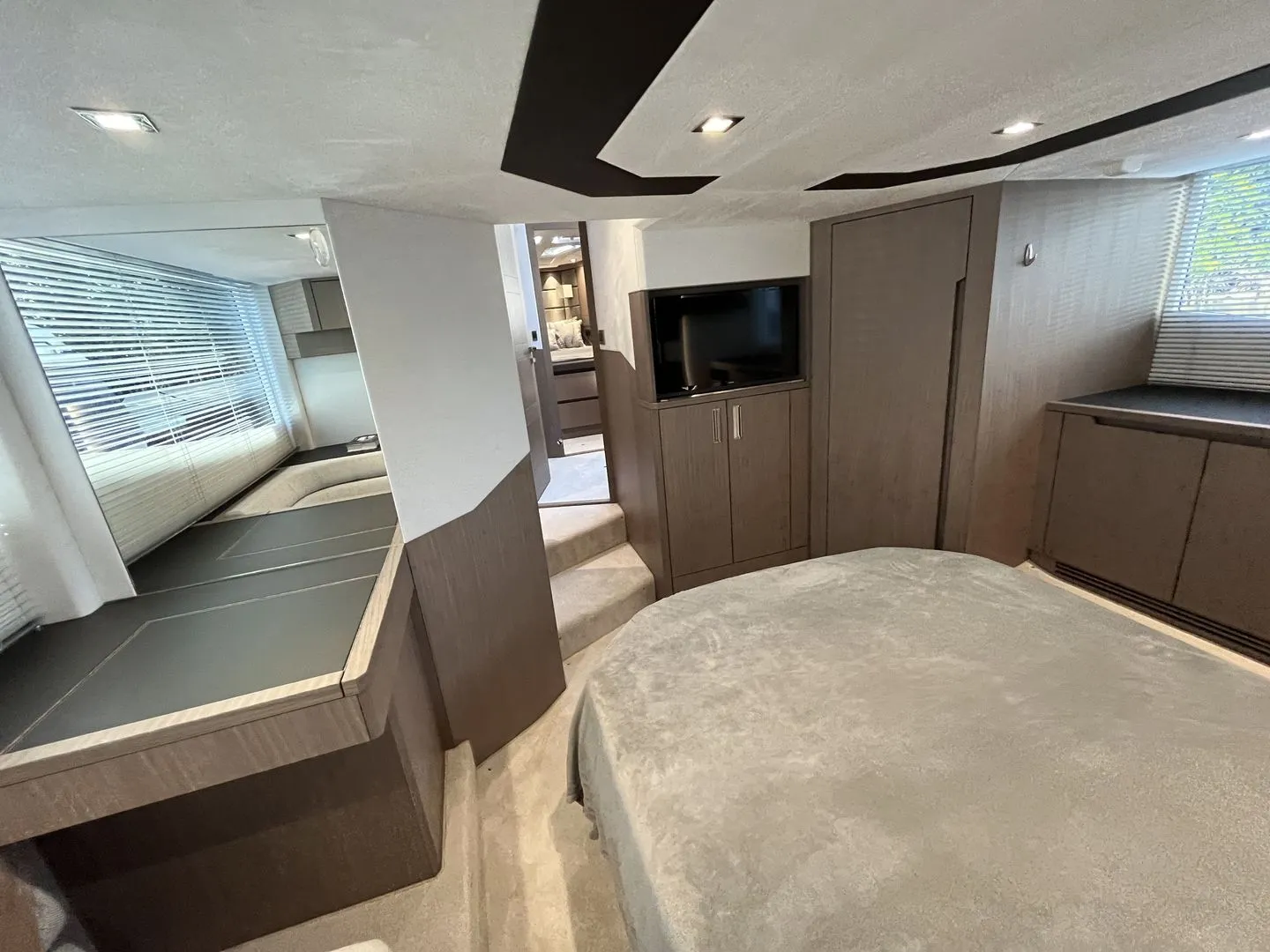 2023 Galeon 500 FLY Image Thumbnail #34