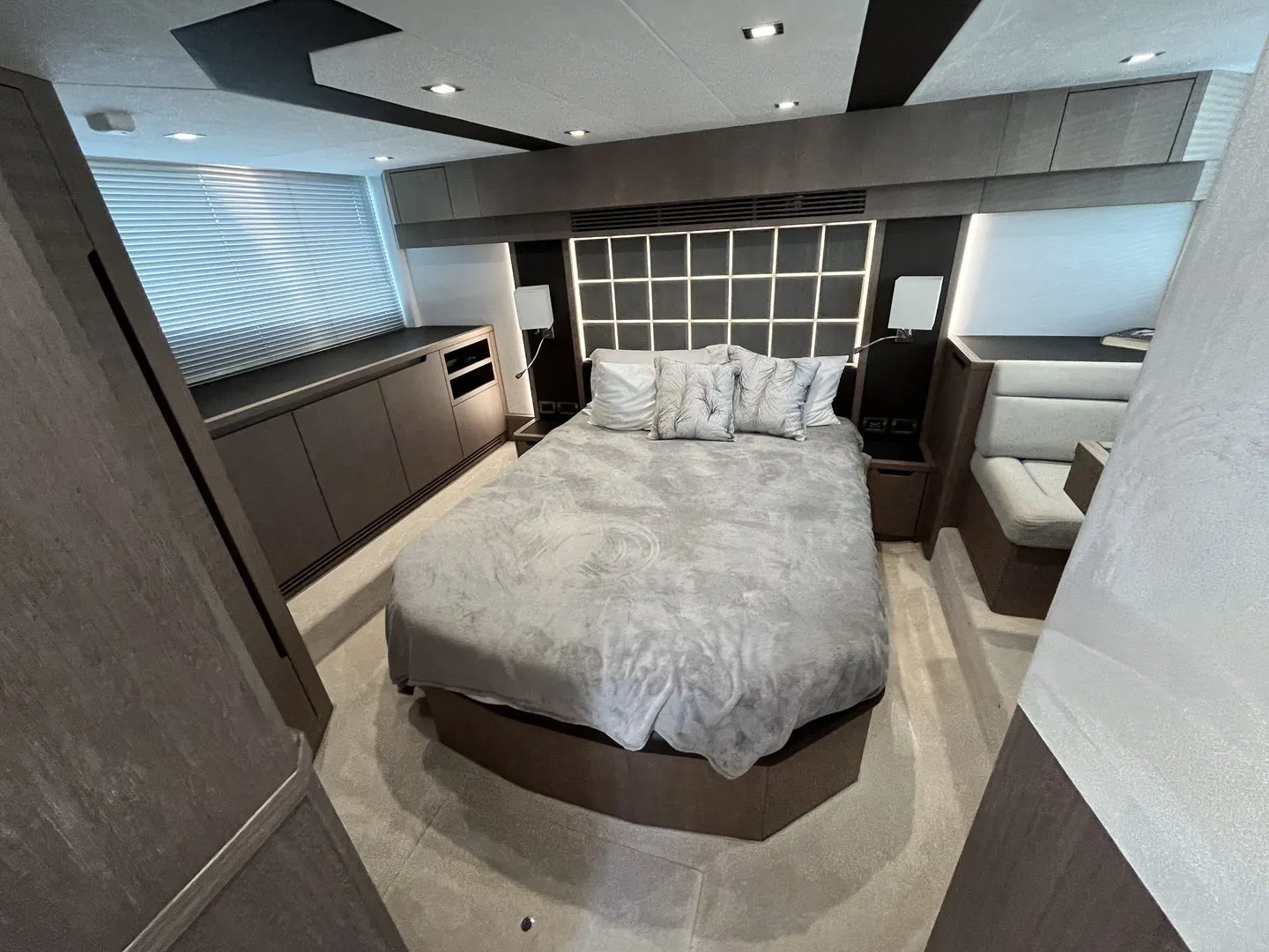 2023 Galeon 500 FLY Image Thumbnail #7