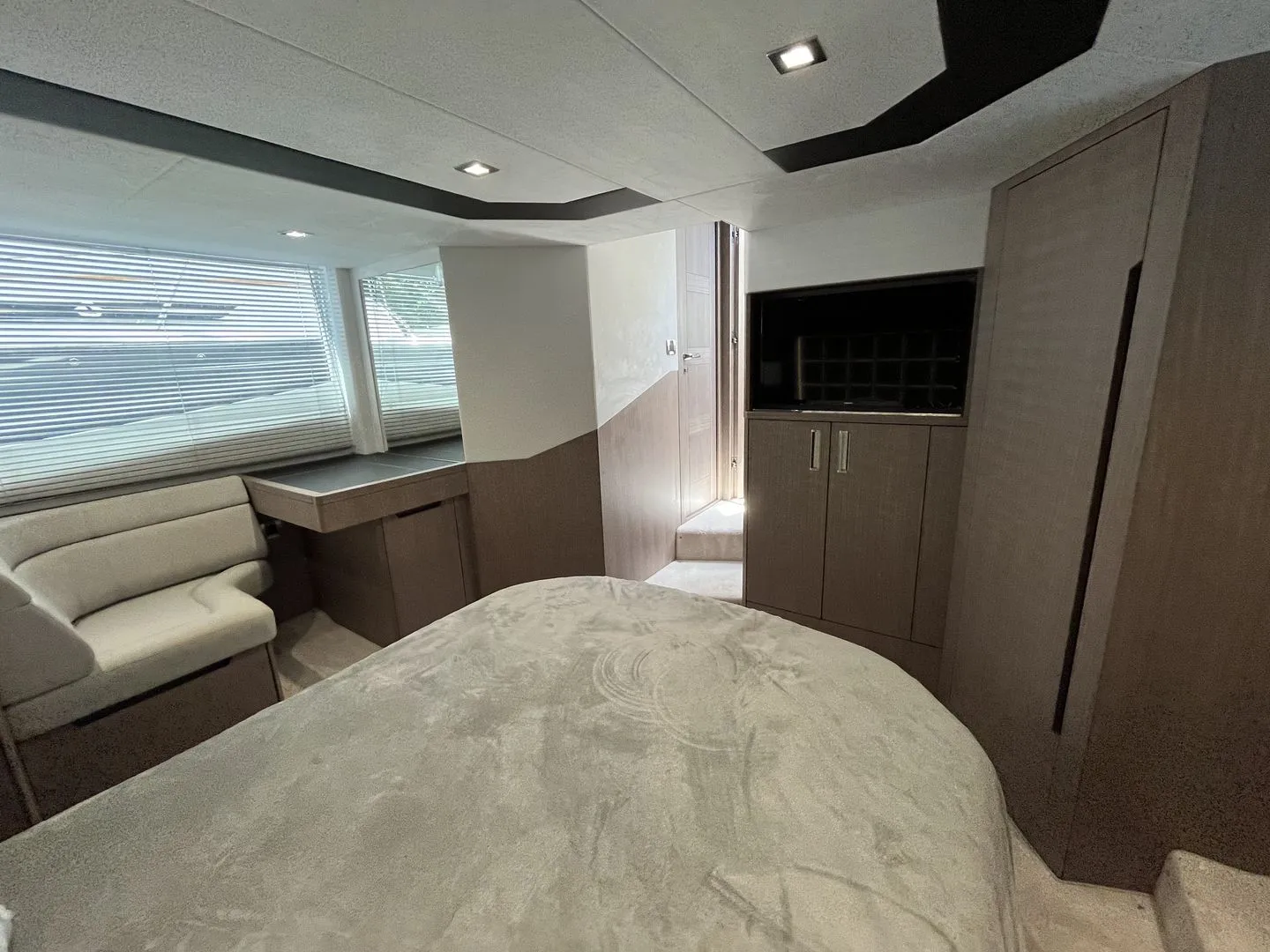 2023 Galeon 500 FLY Image Thumbnail #10
