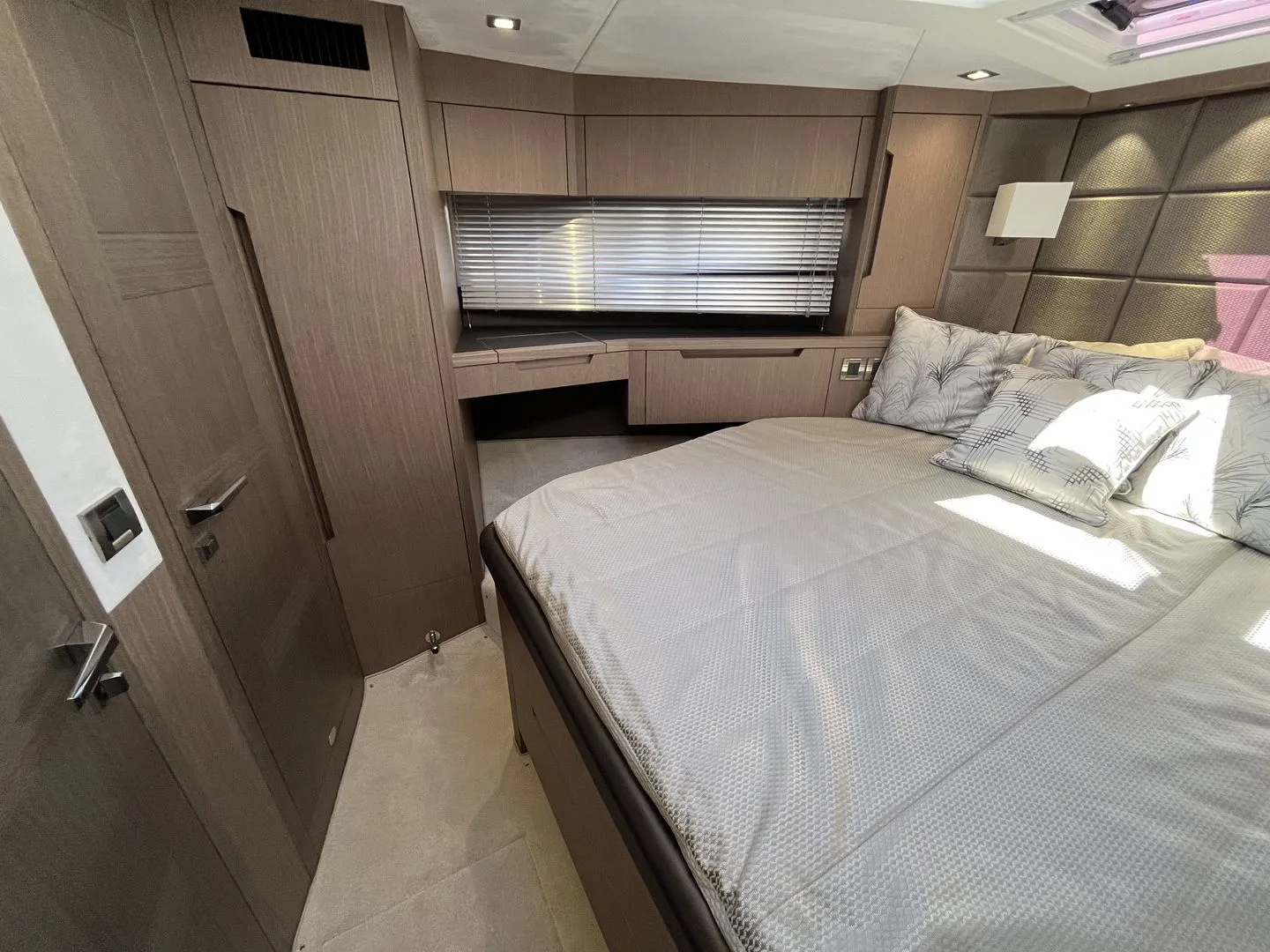 2023 Galeon 500 FLY Image Thumbnail #38