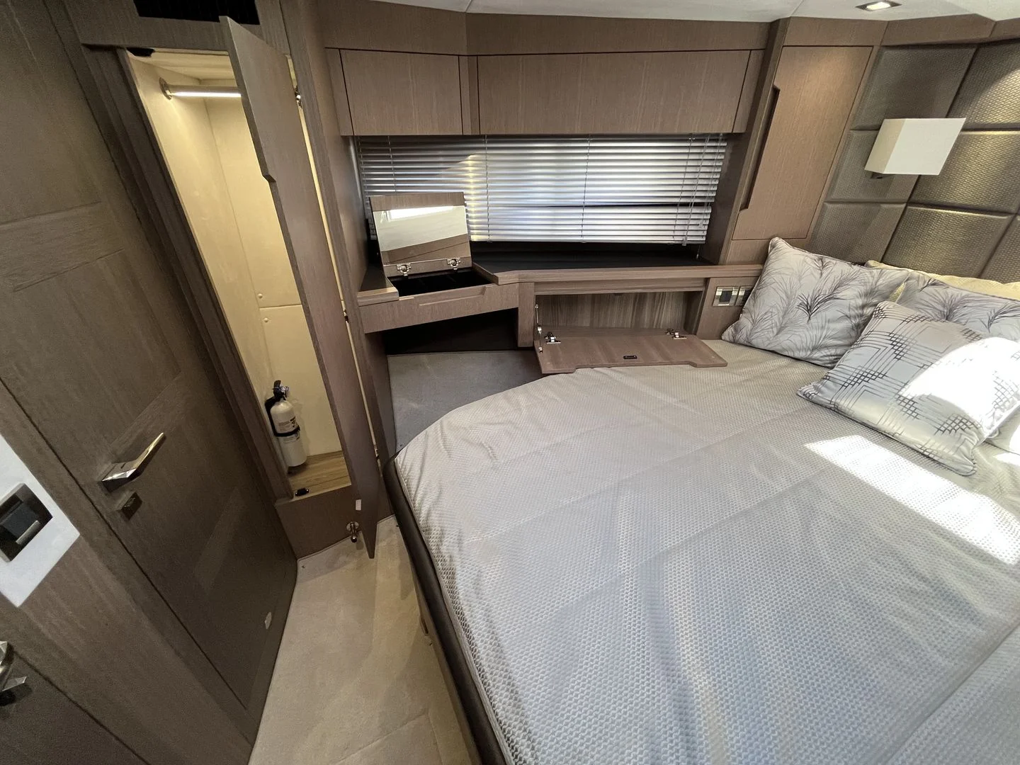 2023 Galeon 500 FLY Image Thumbnail #39