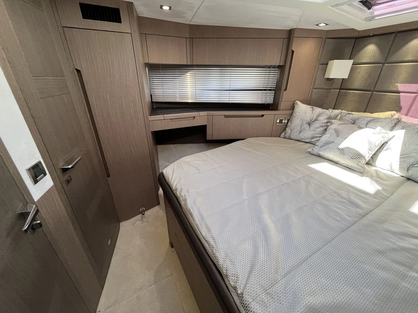 2023 Galeon 500 FLY Image Thumbnail #38