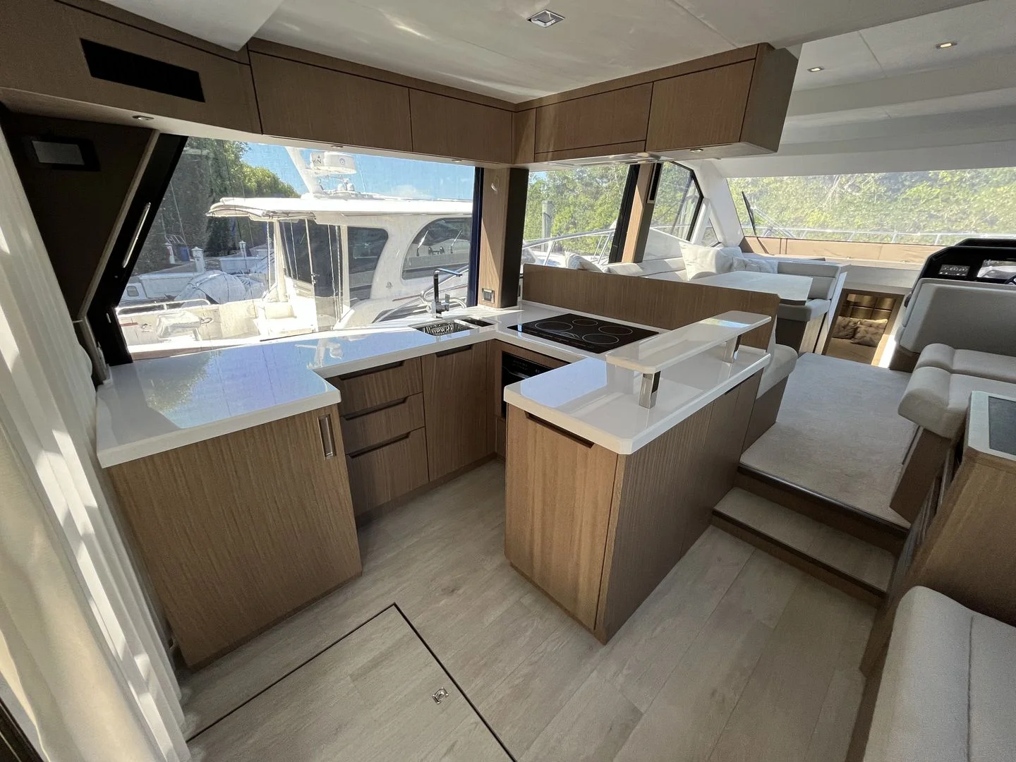 2023 Galeon 500 FLY Image Thumbnail #9