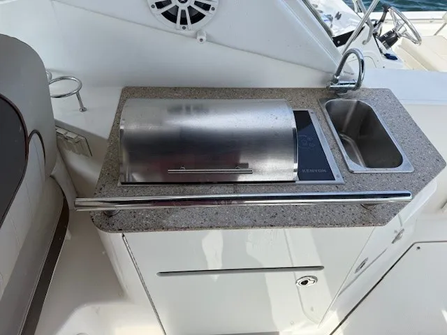 2014 Sea Ray 310 SUNDANCER Image Thumbnail #14