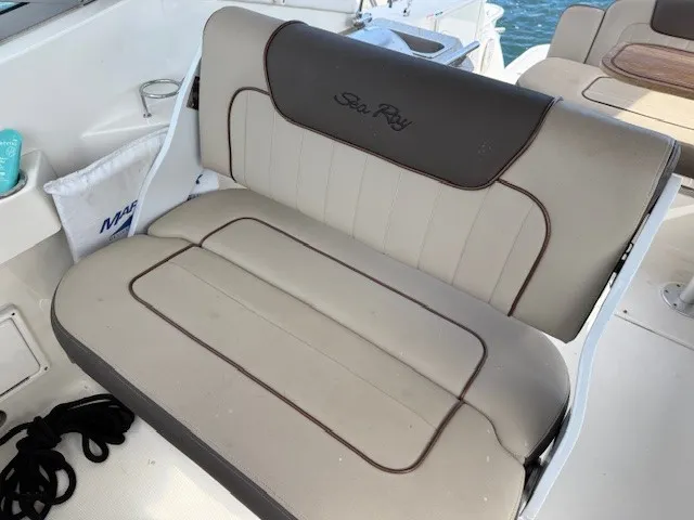 2014 Sea Ray 310 SUNDANCER Image Thumbnail #15