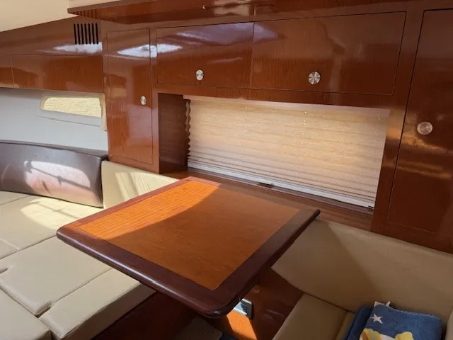 2014 Sea Ray 310 SUNDANCER Image Thumbnail #19
