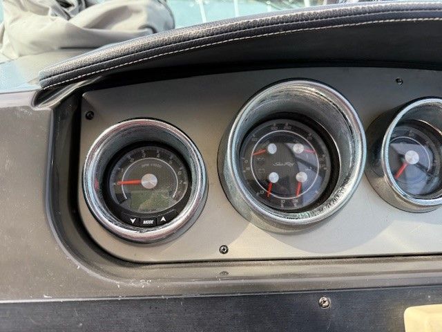 2014 Sea Ray 310 SUNDANCER Image Thumbnail #6