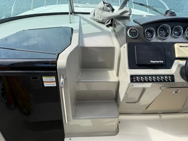 2014 Sea Ray 310 SUNDANCER Image Thumbnail #16