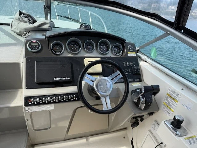 2014 Sea Ray 310 SUNDANCER Image Thumbnail #4