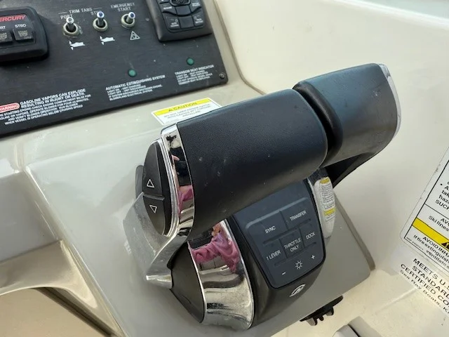 2014 Sea Ray 310 SUNDANCER Image Thumbnail #10