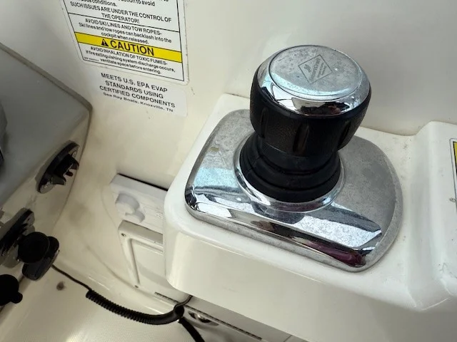 2014 Sea Ray 310 SUNDANCER Image Thumbnail #9