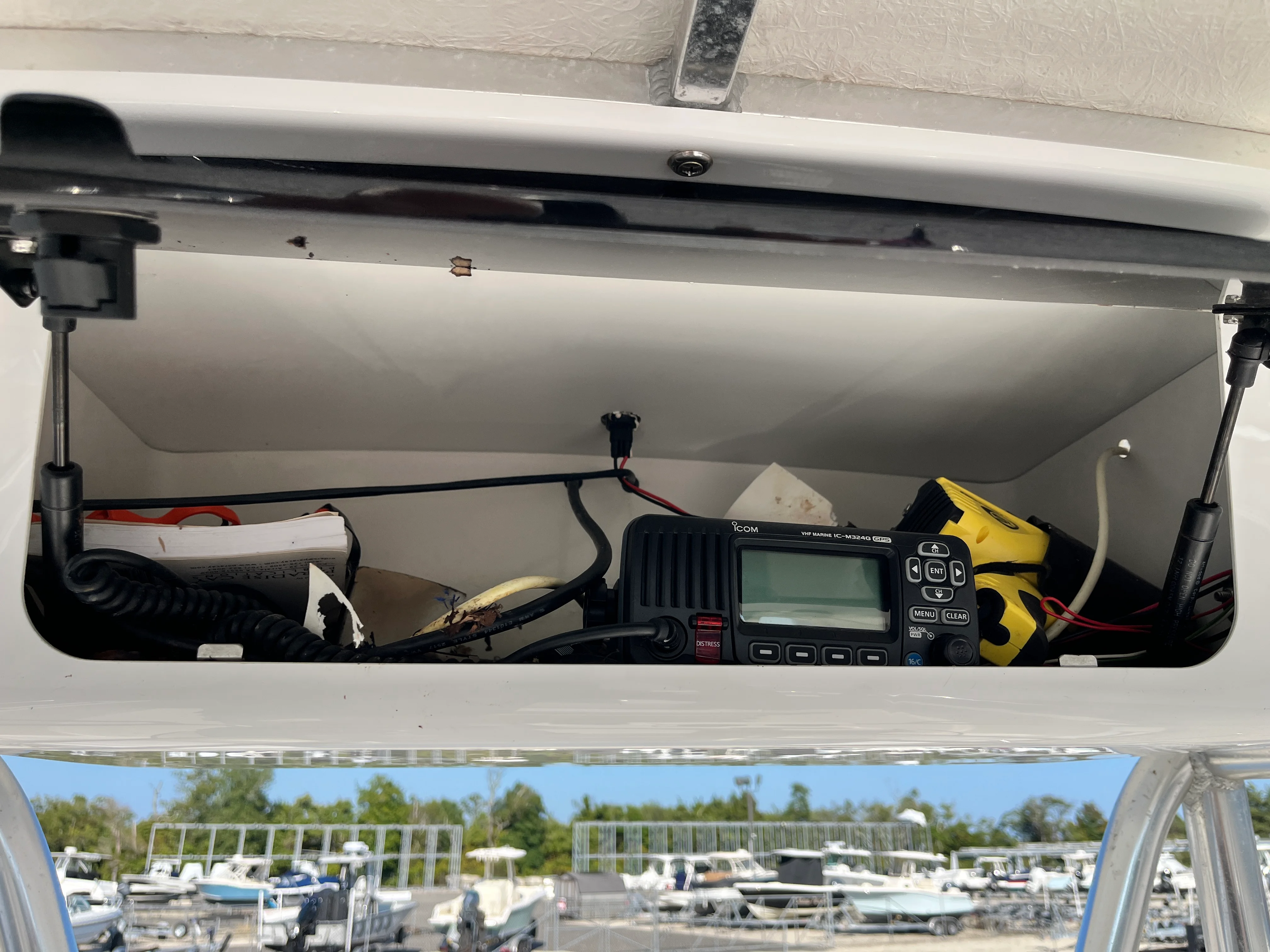 2014 Boston Whaler 190 MONTAUK Image Thumbnail #8