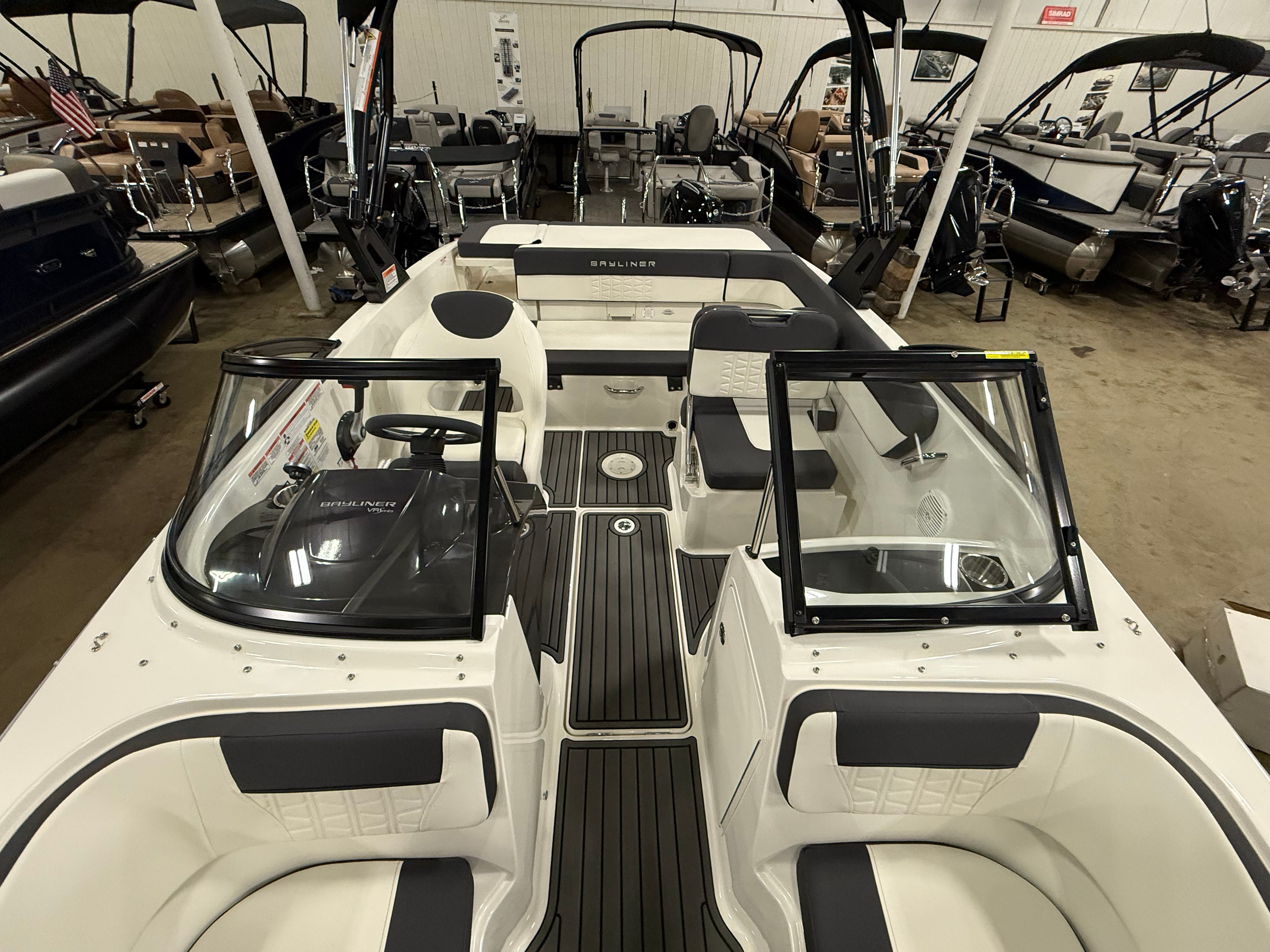 2022 Bayliner VR5 Bowrider I/O Image Thumbnail #19