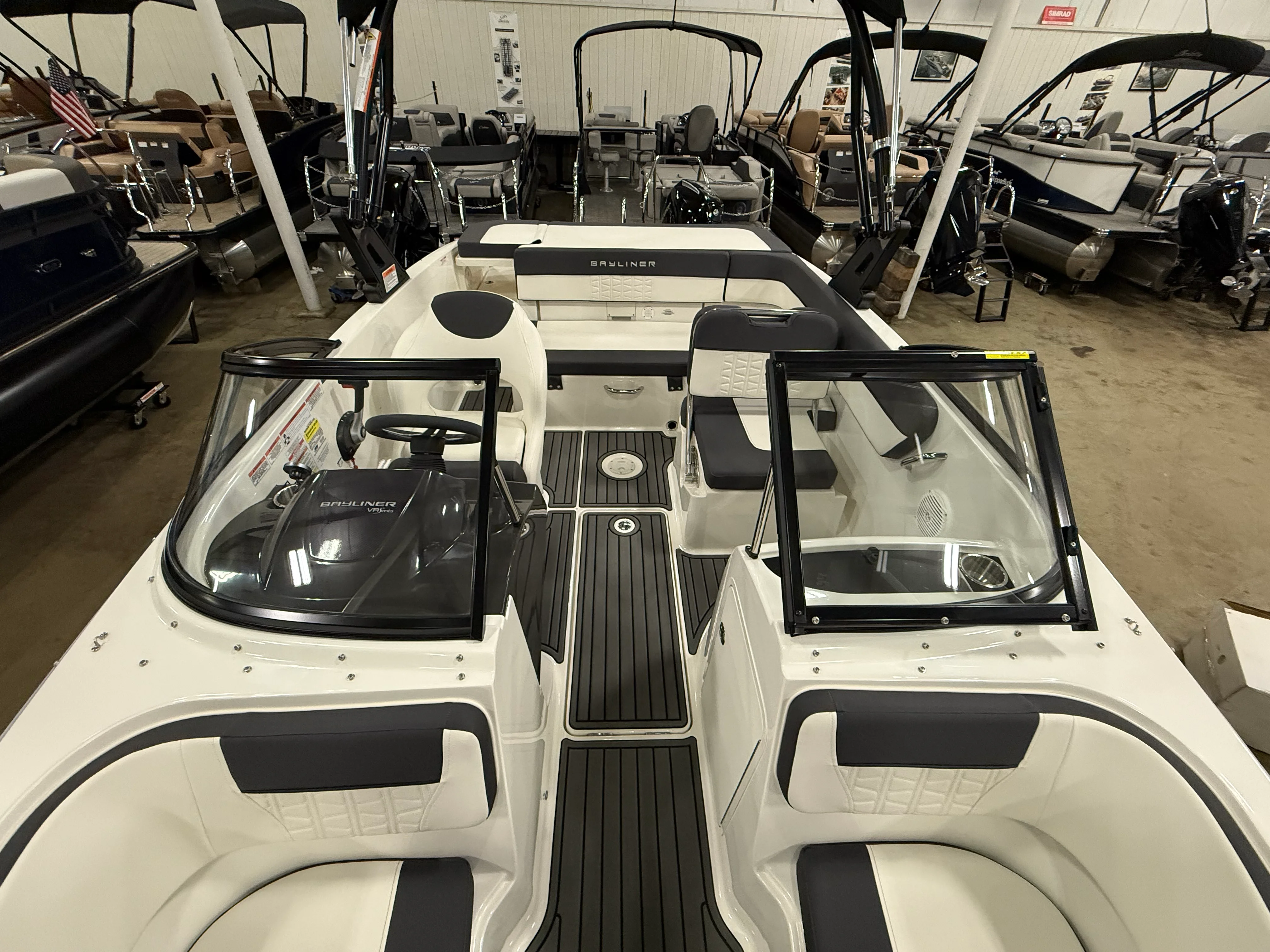 2022 Bayliner VR5 Bowrider I/O Image Thumbnail #19