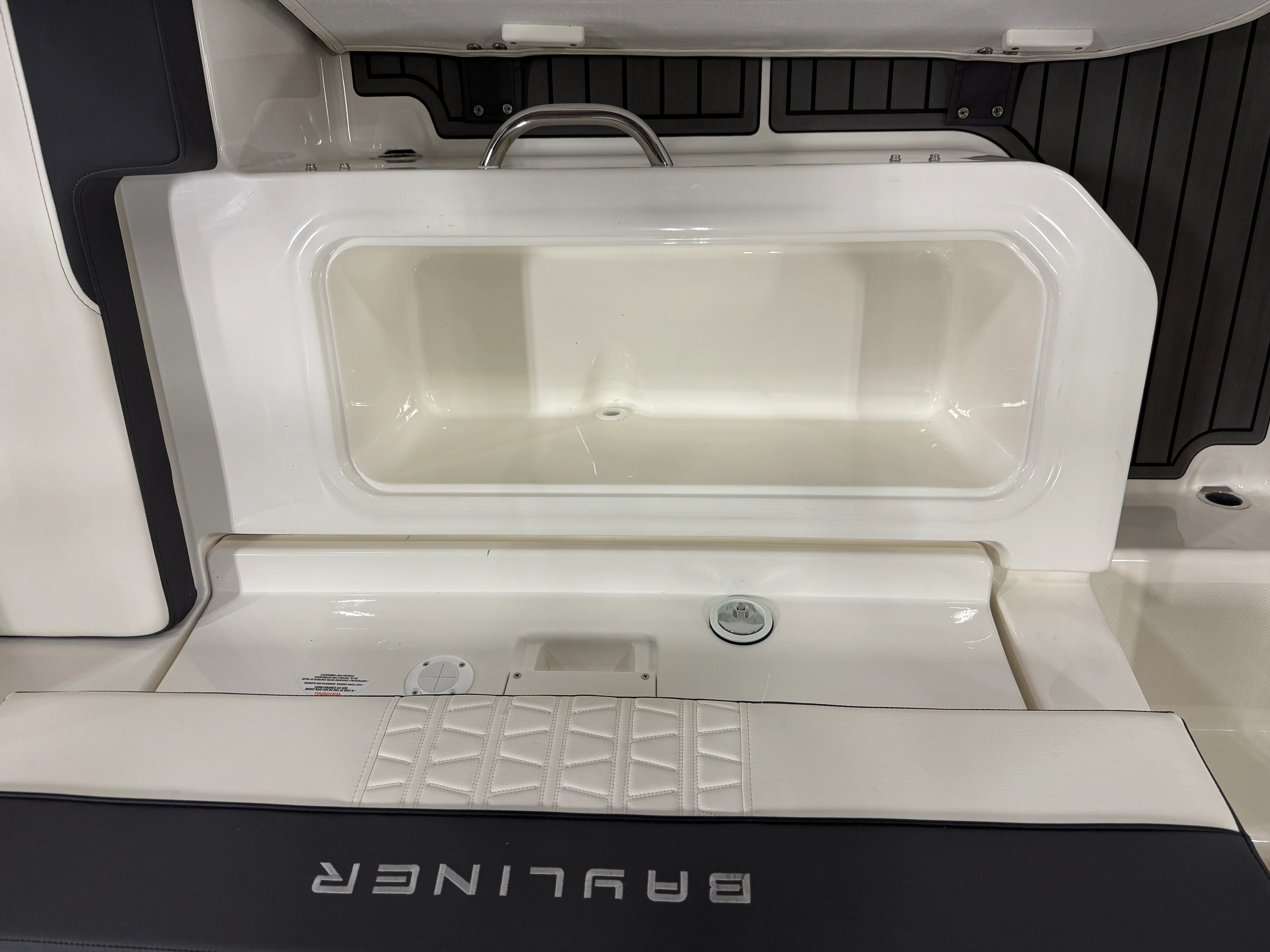 2022 Bayliner VR5 Bowrider I/O Image Thumbnail #20