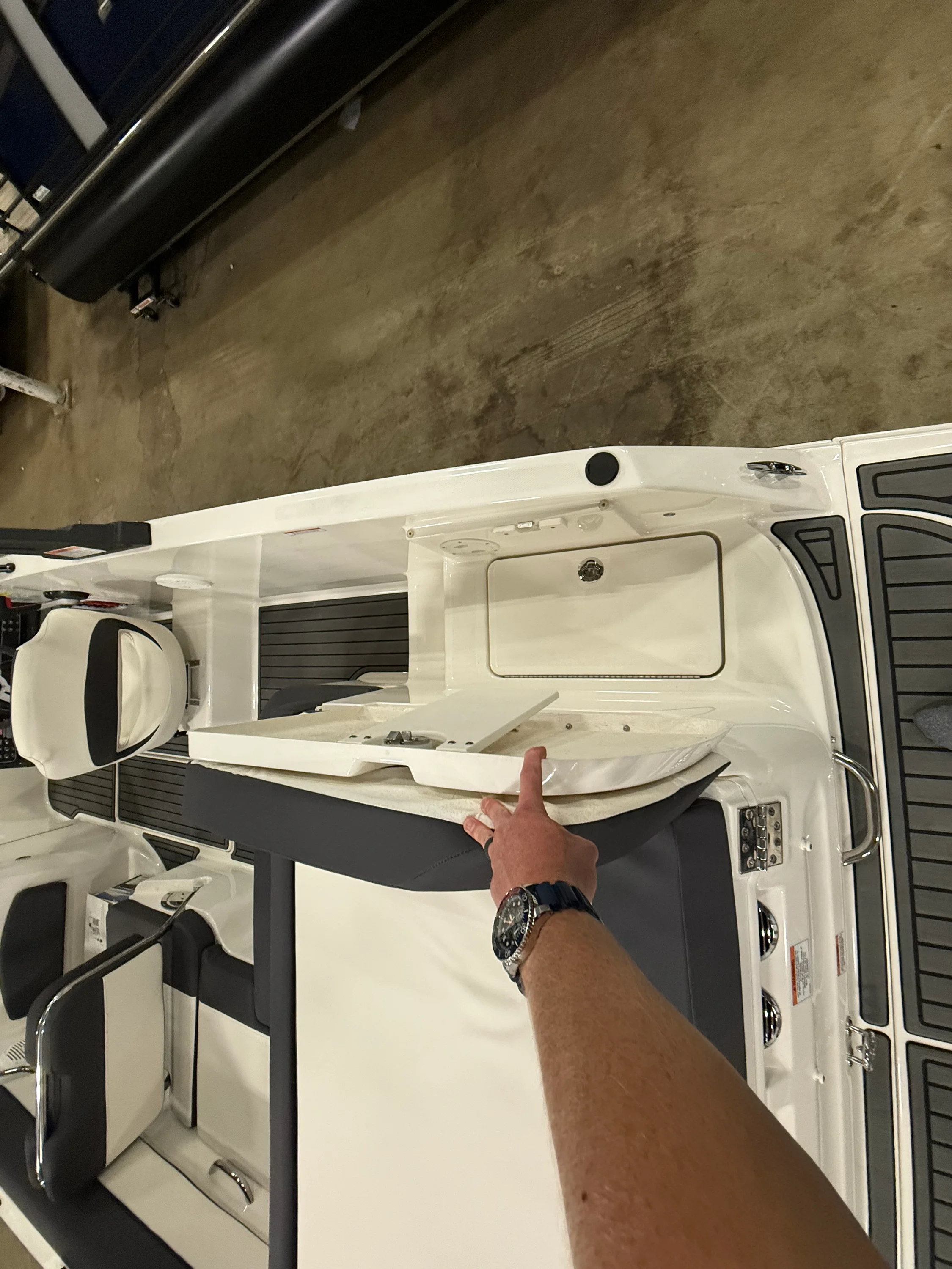 2022 Bayliner VR5 Bowrider I/O Image Thumbnail #8