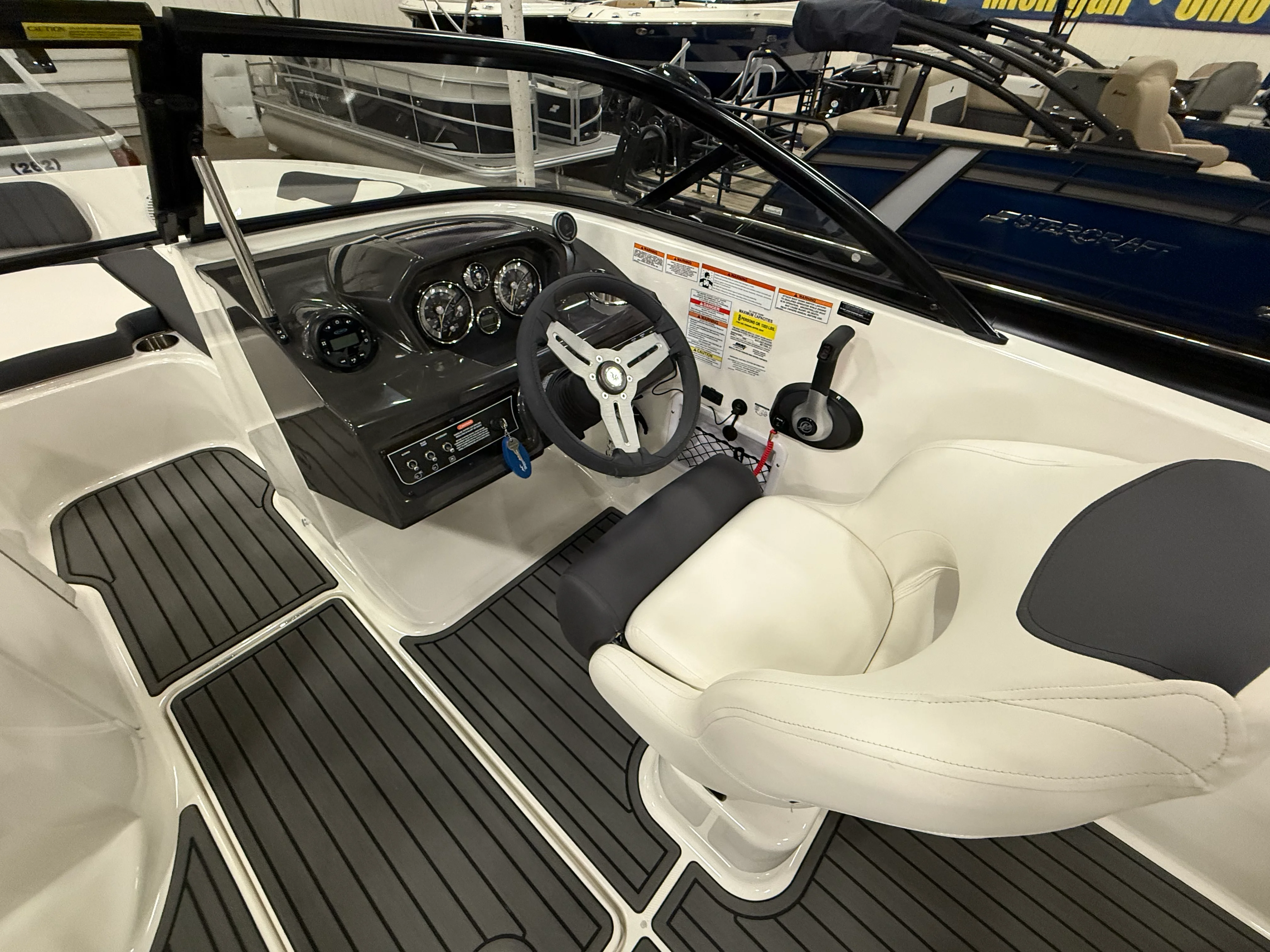 2022 Bayliner VR5 Bowrider I/O Image Thumbnail #13