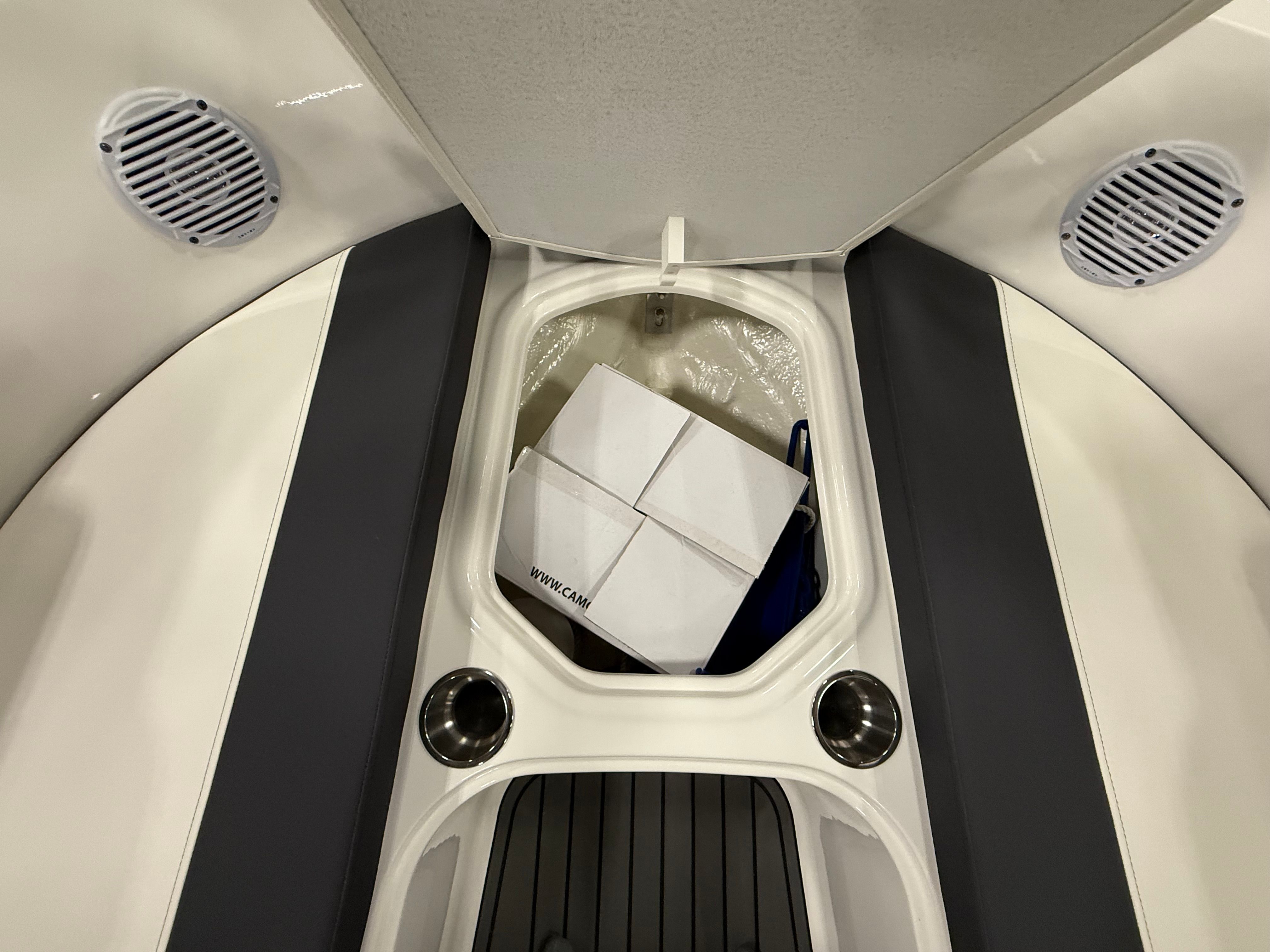 2022 Bayliner VR5 Bowrider I/O Image Thumbnail #18