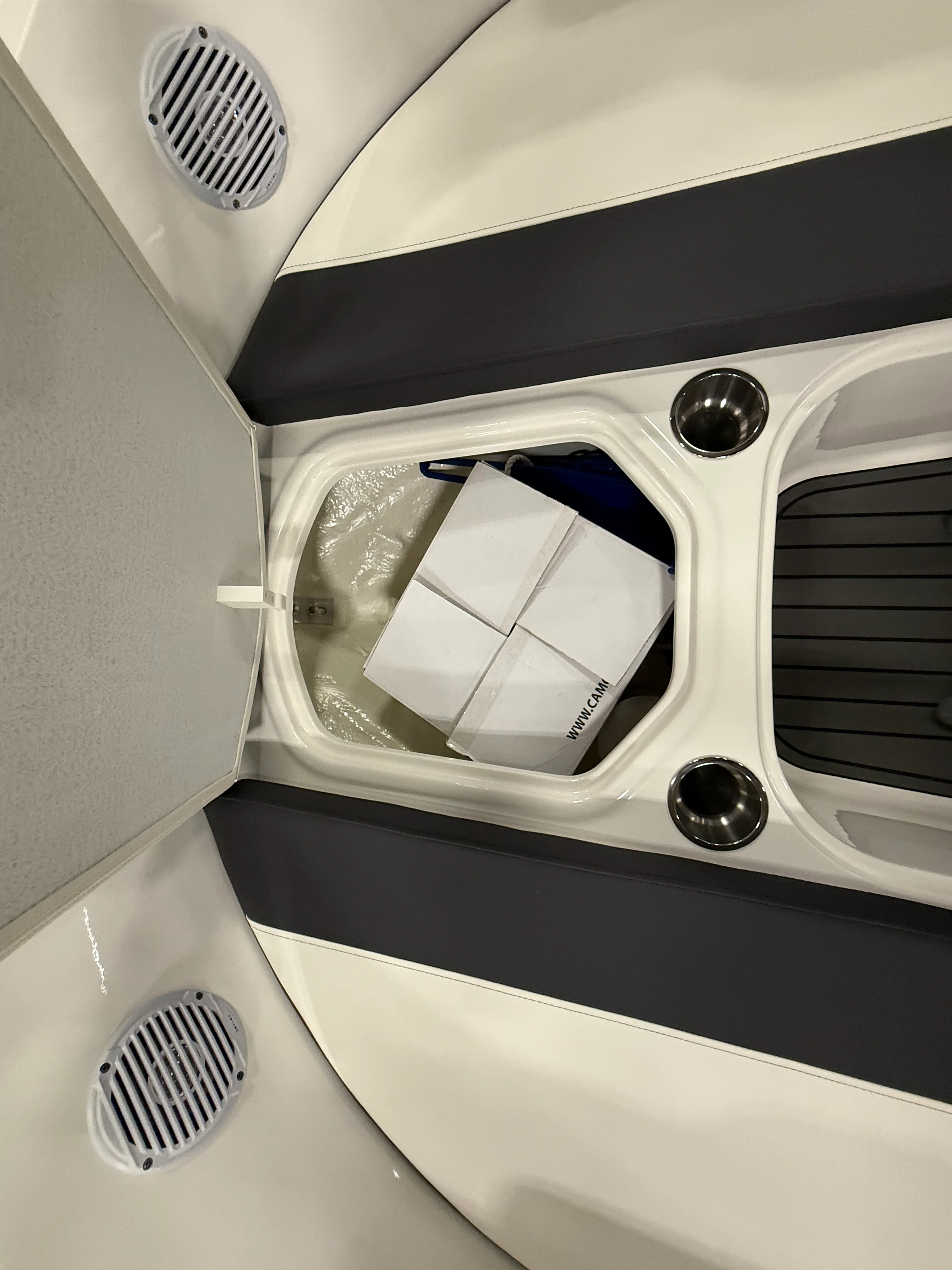 2022 Bayliner VR5 Bowrider I/O Image Thumbnail #18