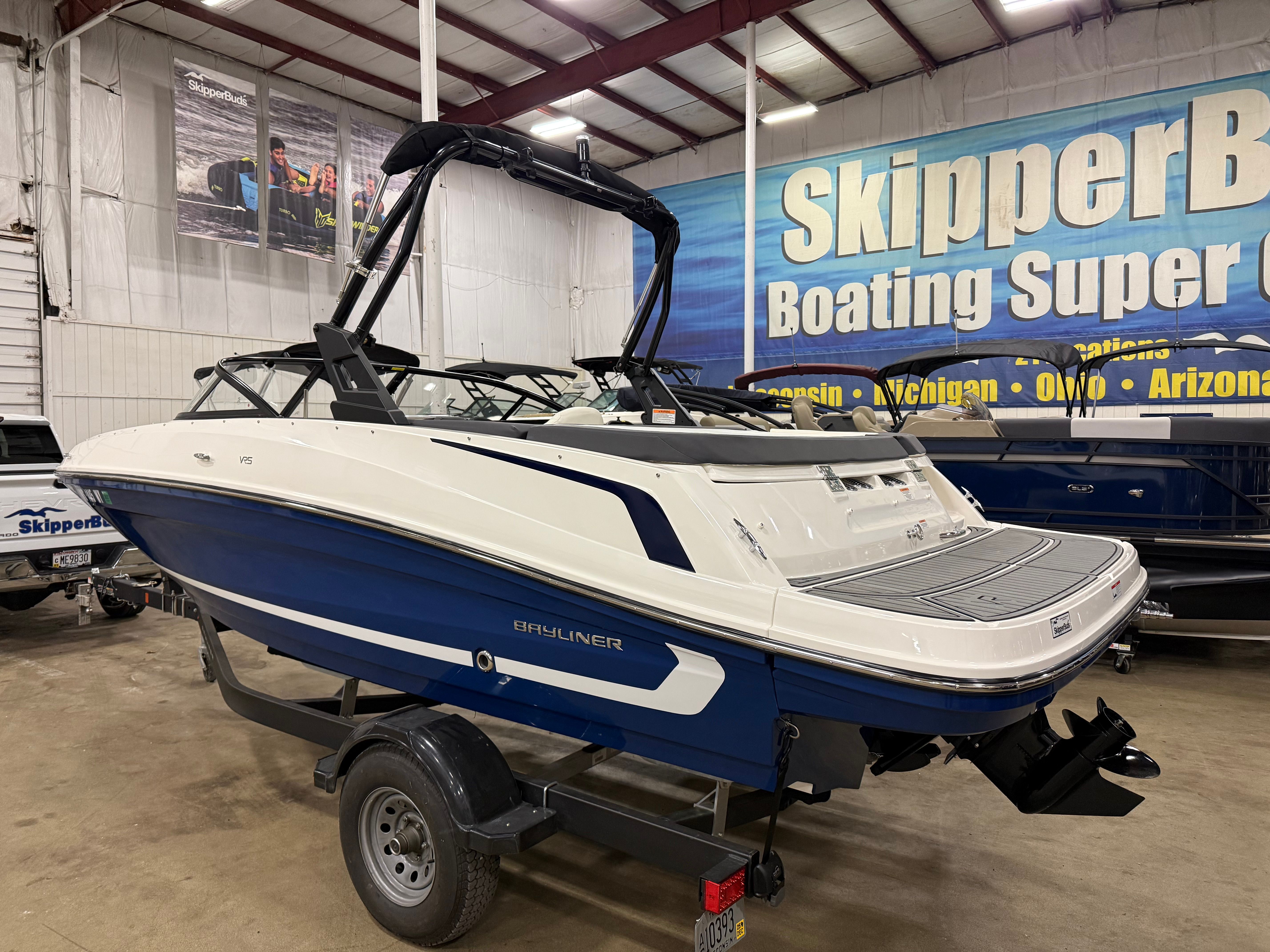 2022 Bayliner VR5 Bowrider I/O Image Thumbnail #2