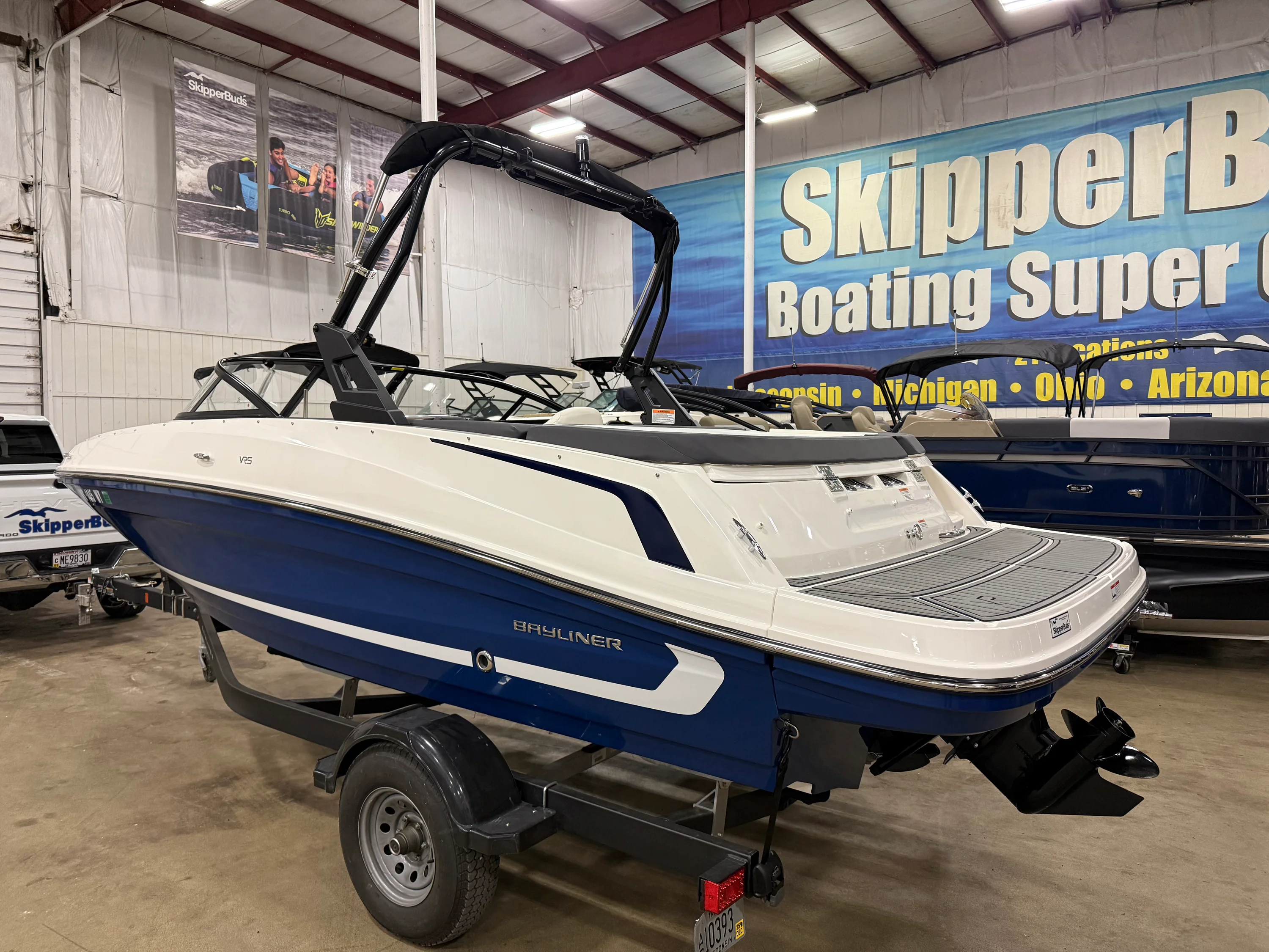 2022 Bayliner VR5 Bowrider I/O Image Thumbnail #2