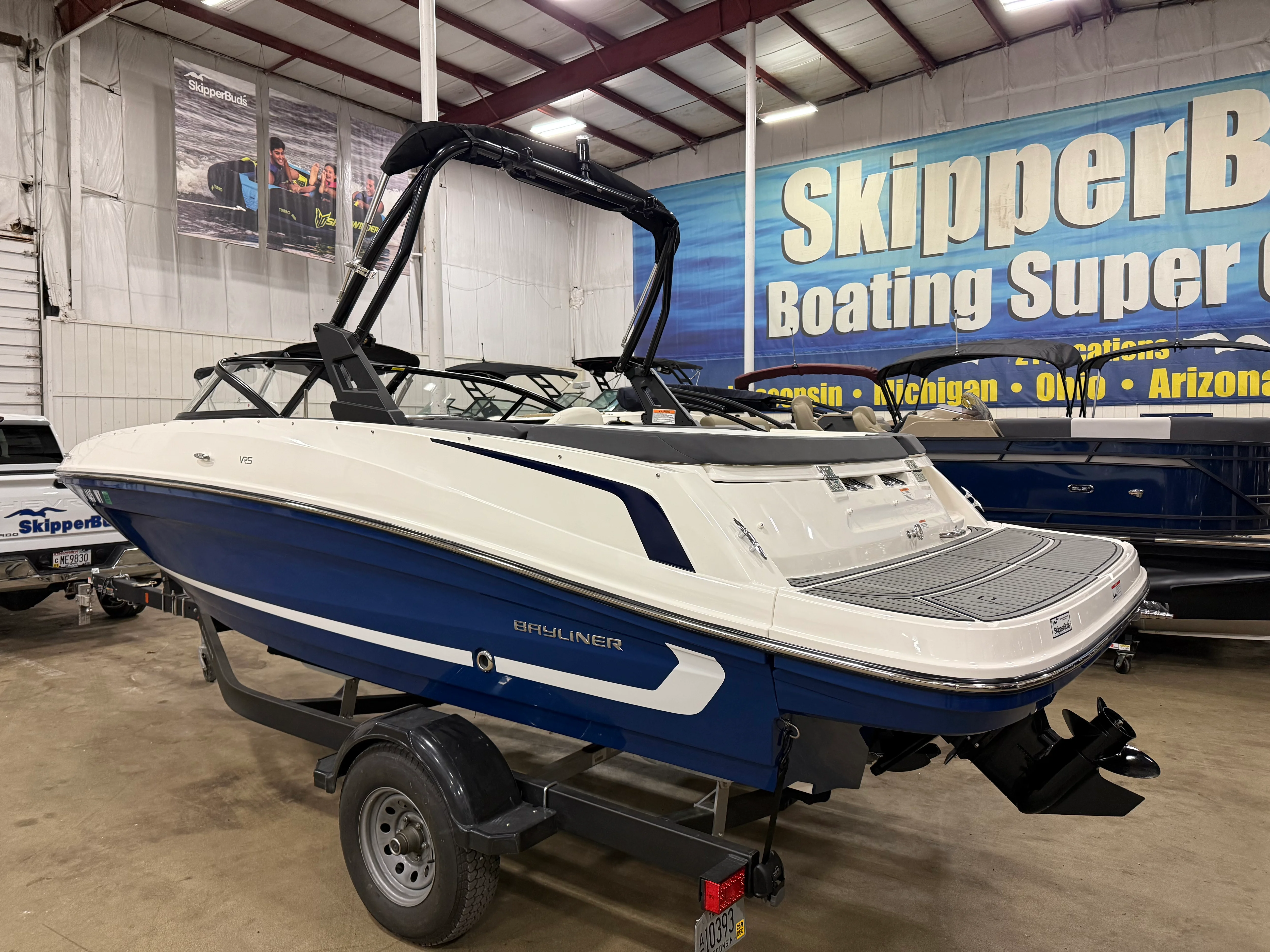 2022 Bayliner VR5 Bowrider I/O Image Thumbnail #2