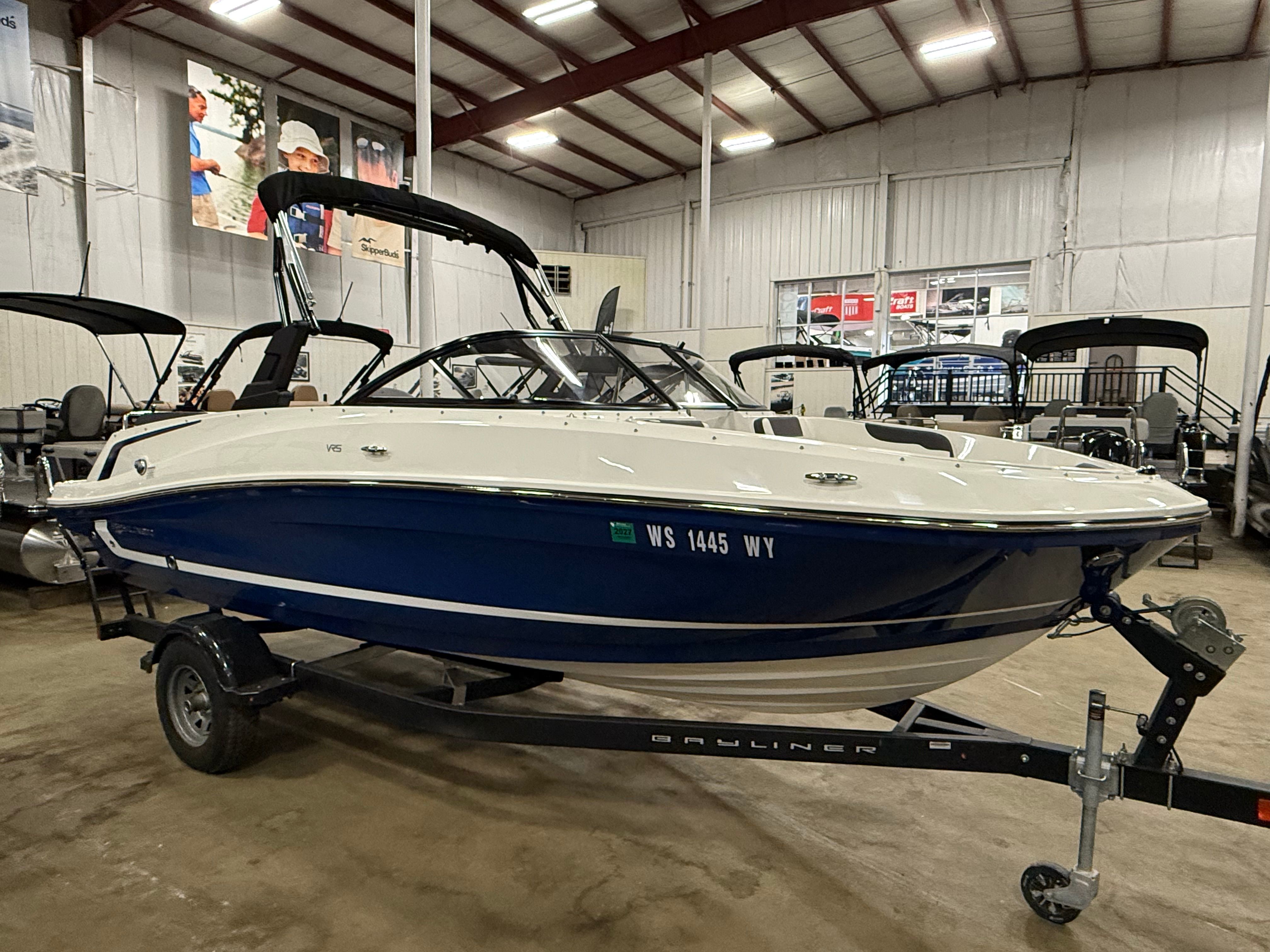 2022 Bayliner VR5 Bowrider I/O Image Thumbnail #1