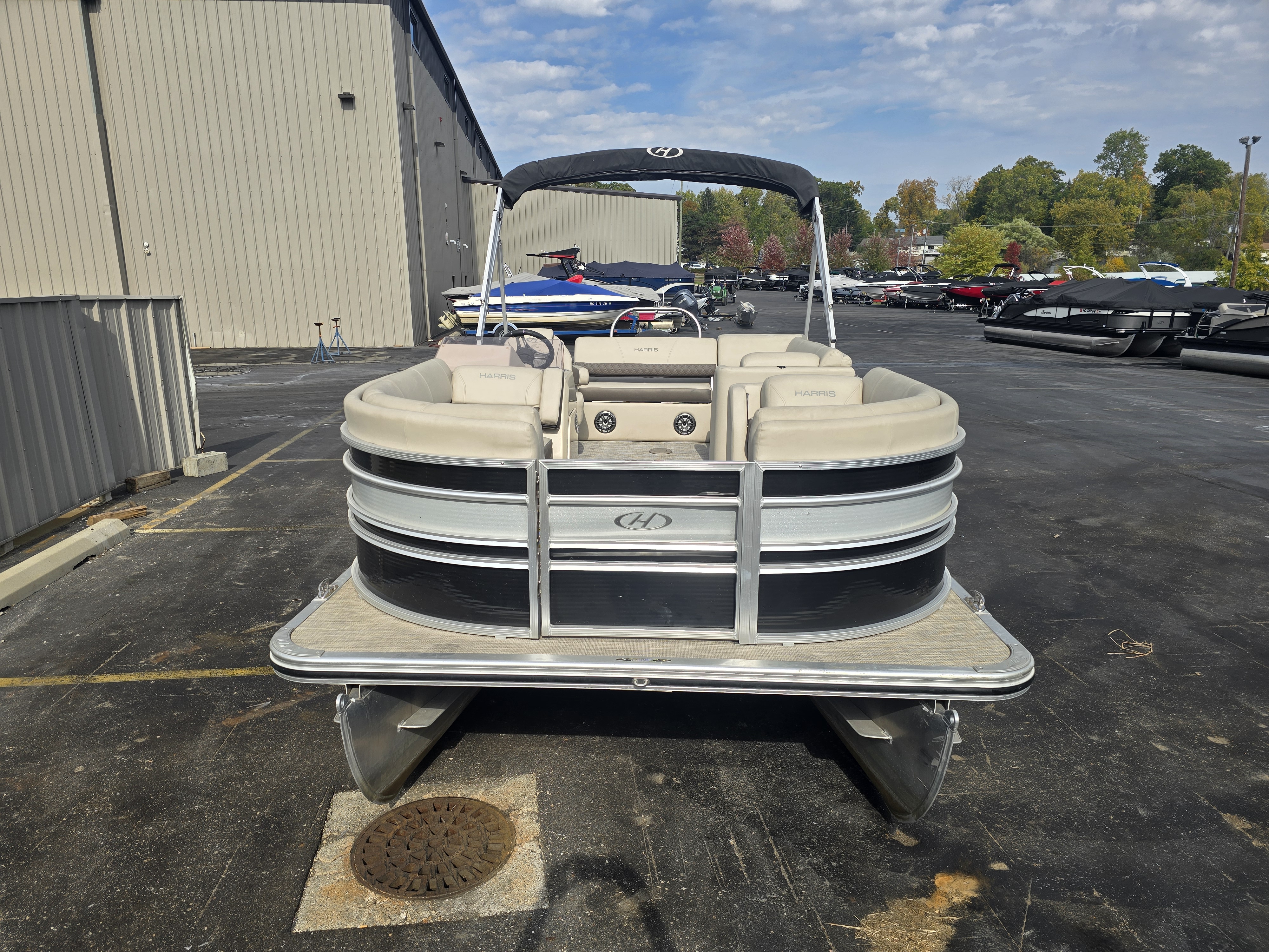 2021 Harris SUNLINER 210 Image Thumbnail #3