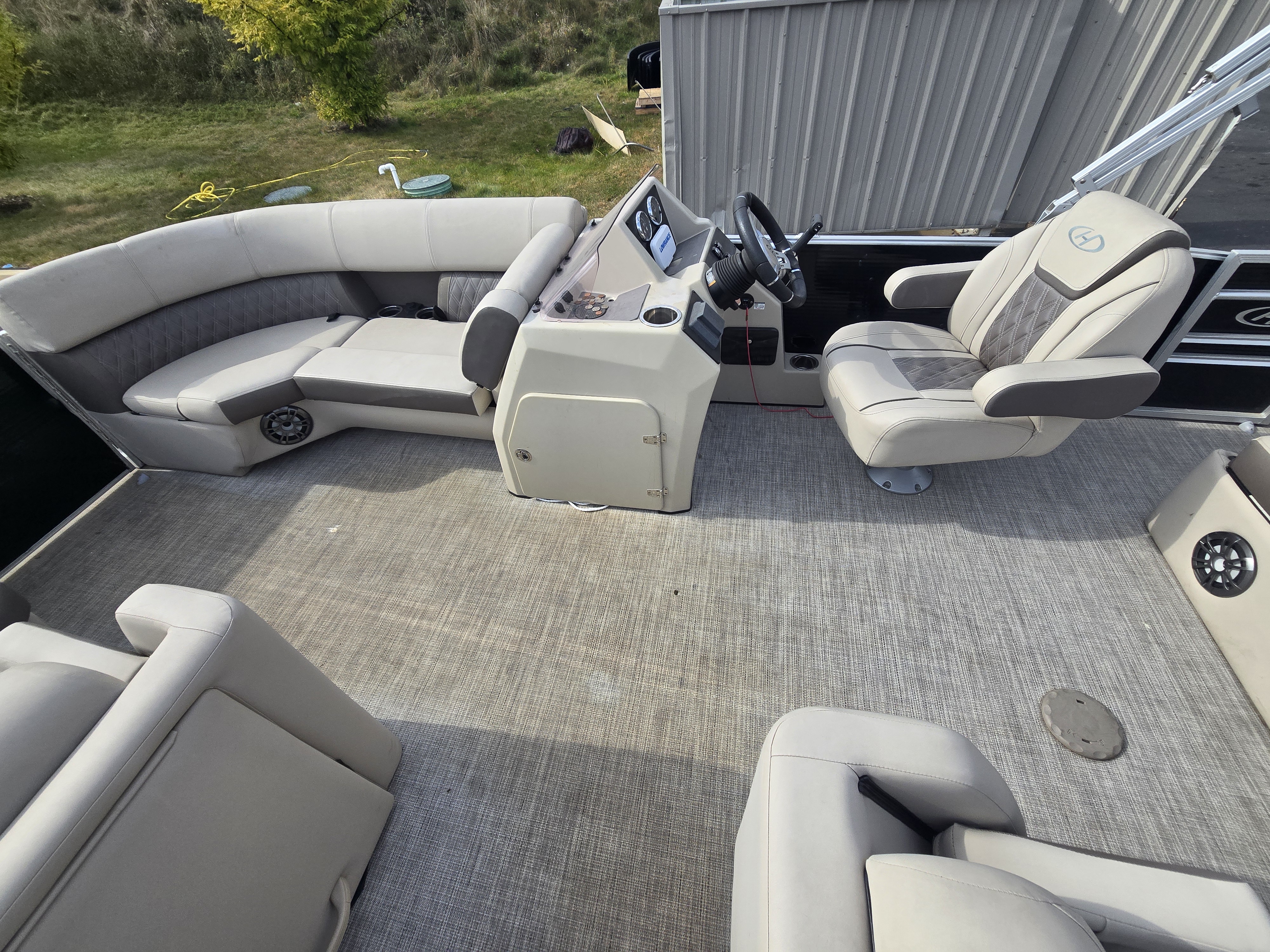 2021 Harris SUNLINER 210 Image Thumbnail #9