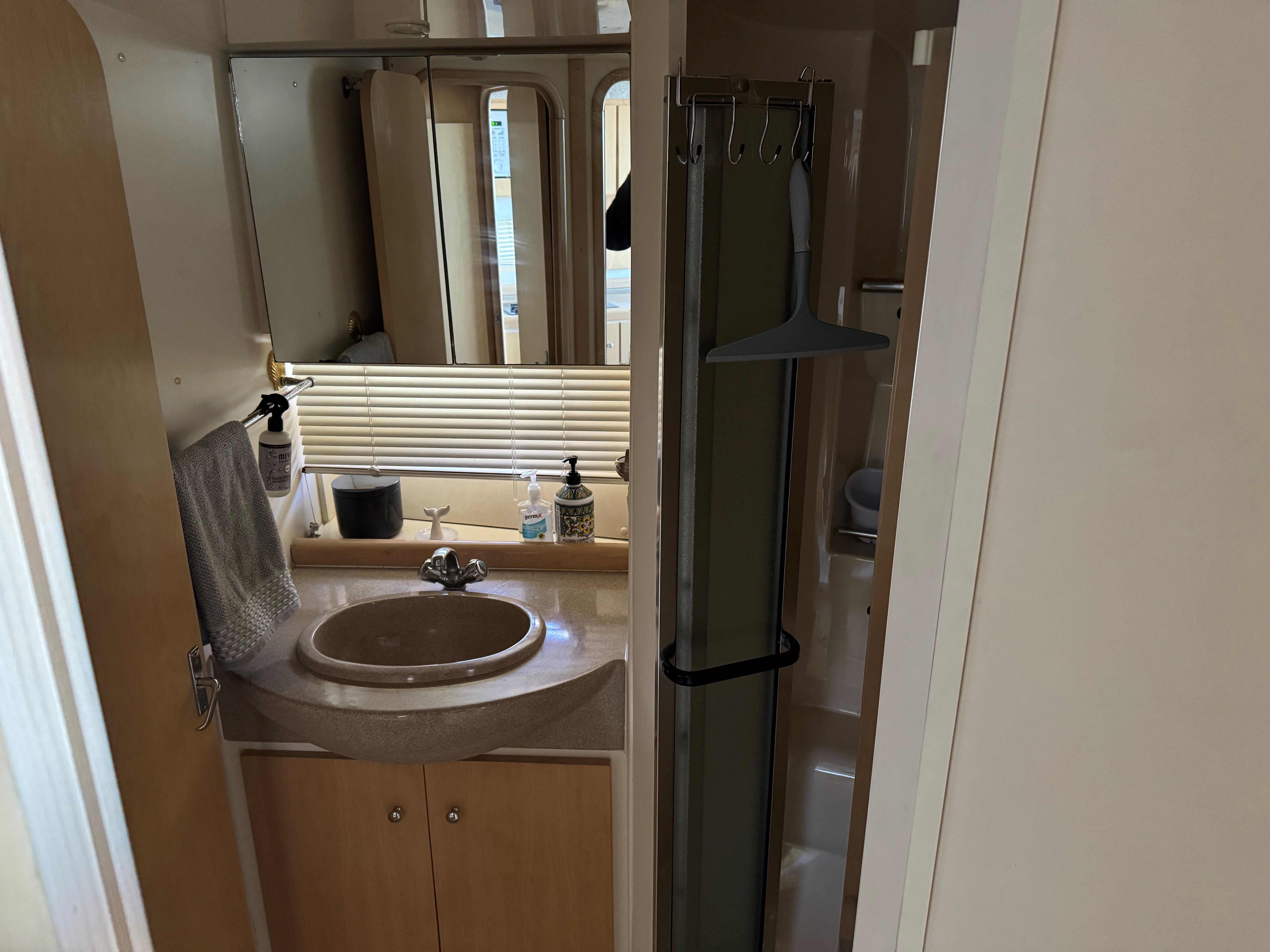 1998 Carver Yachts 350 MARINER Image Thumbnail #11