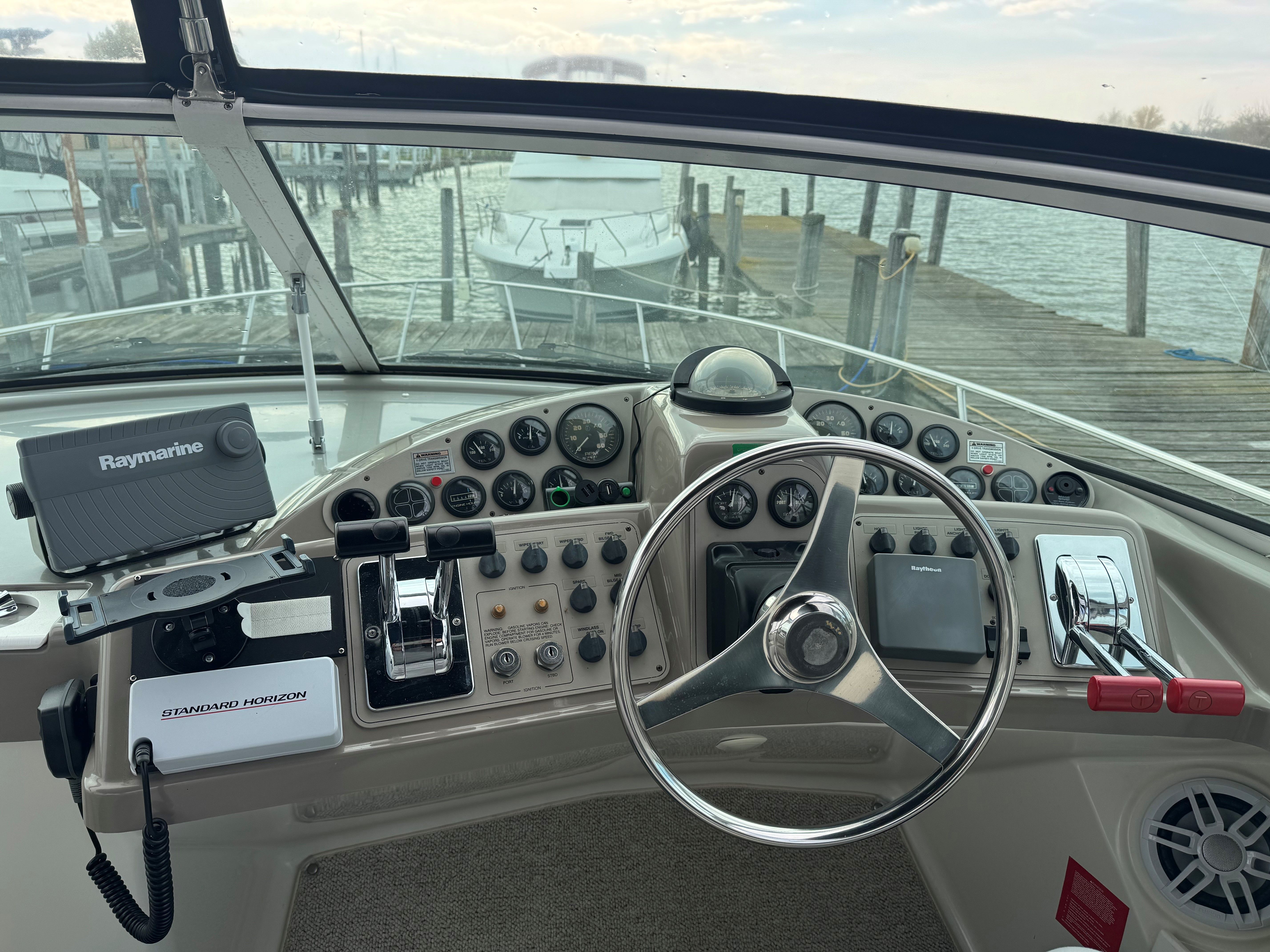 1998 Carver Yachts 350 MARINER Image Thumbnail #7