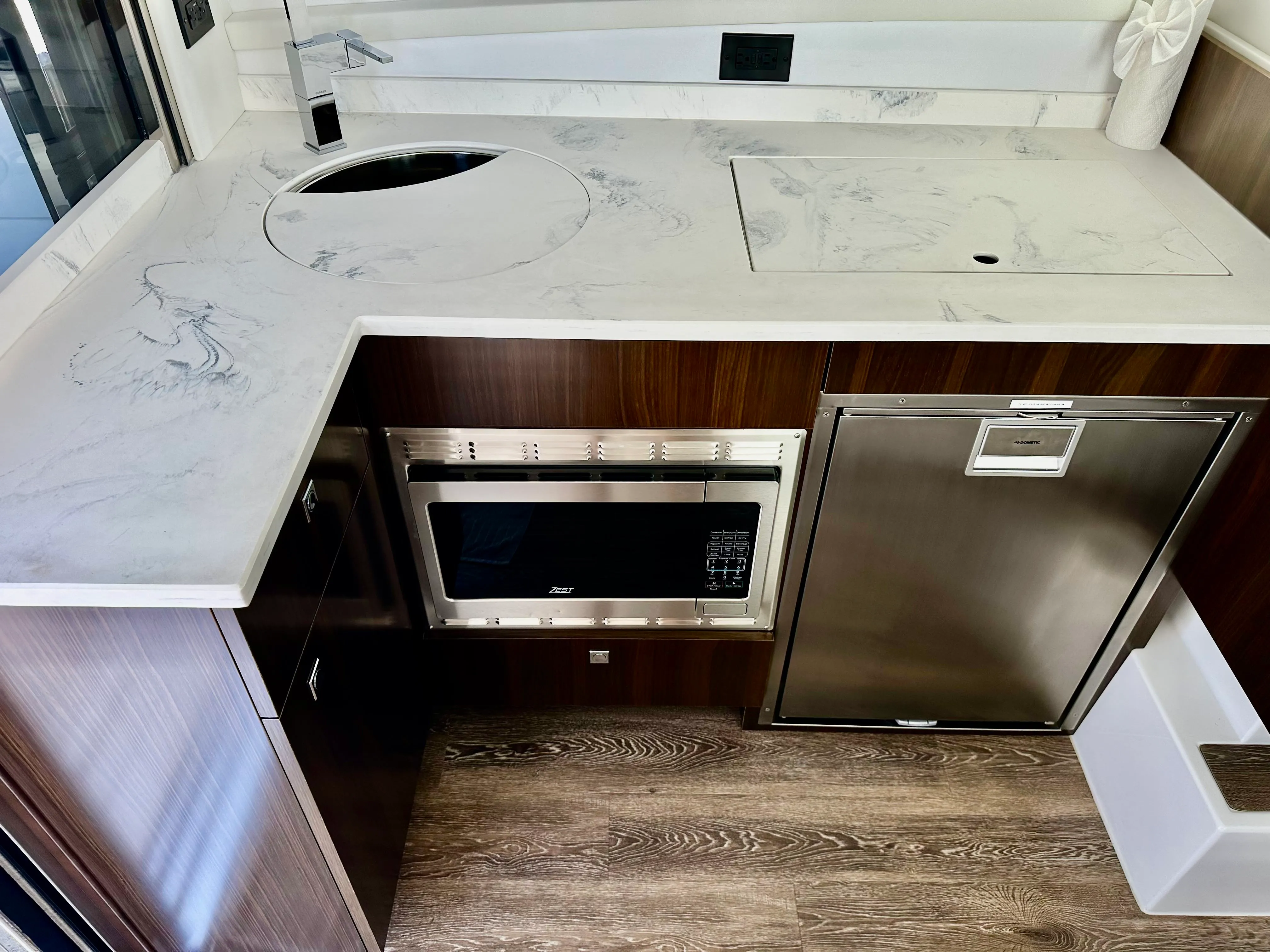 2023 Cruisers Yachts 42 CANTIUS Image Thumbnail #18