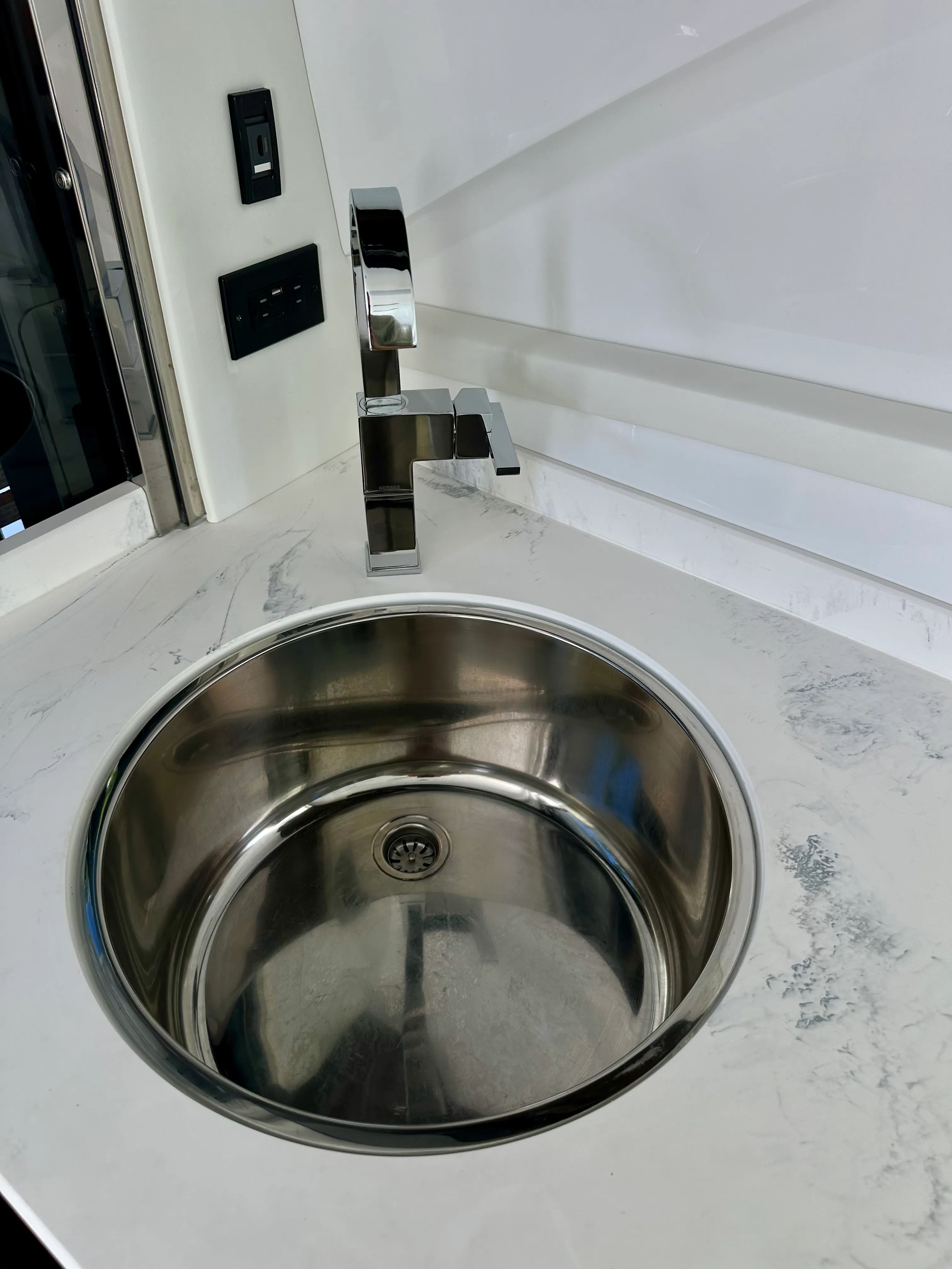 2023 Cruisers Yachts 42 CANTIUS Image Thumbnail #19