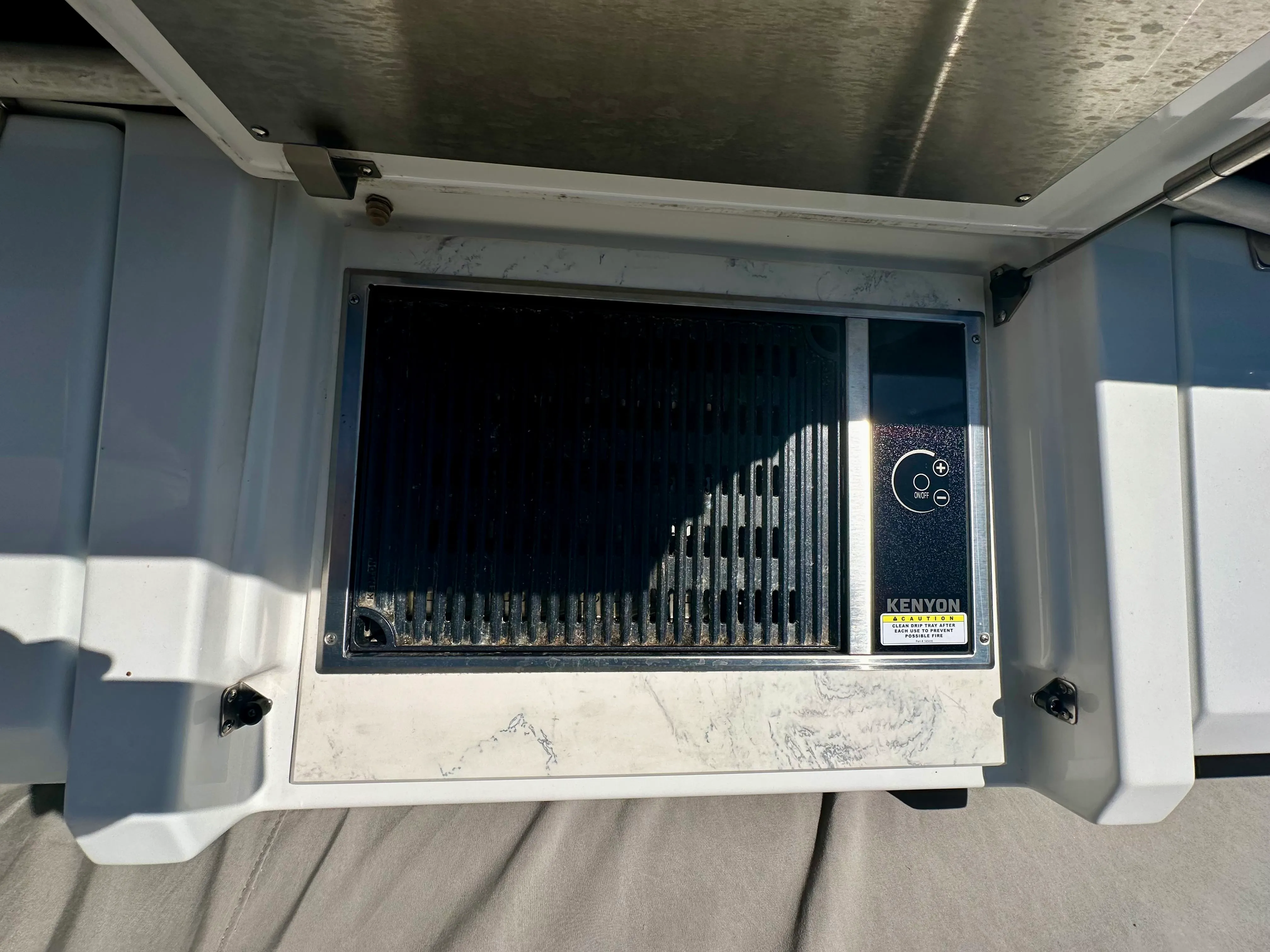 2023 Cruisers Yachts 42 CANTIUS Image Thumbnail #7